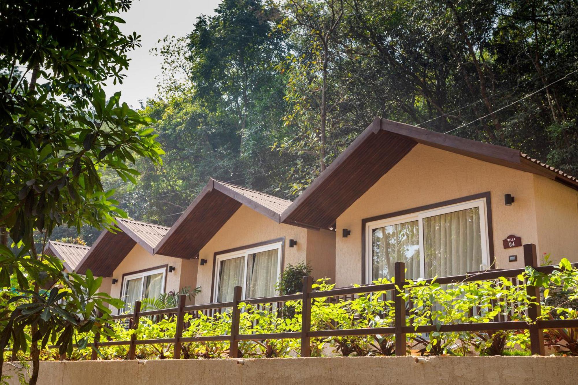 Stone Wood Premier Gokarna Resort 4*