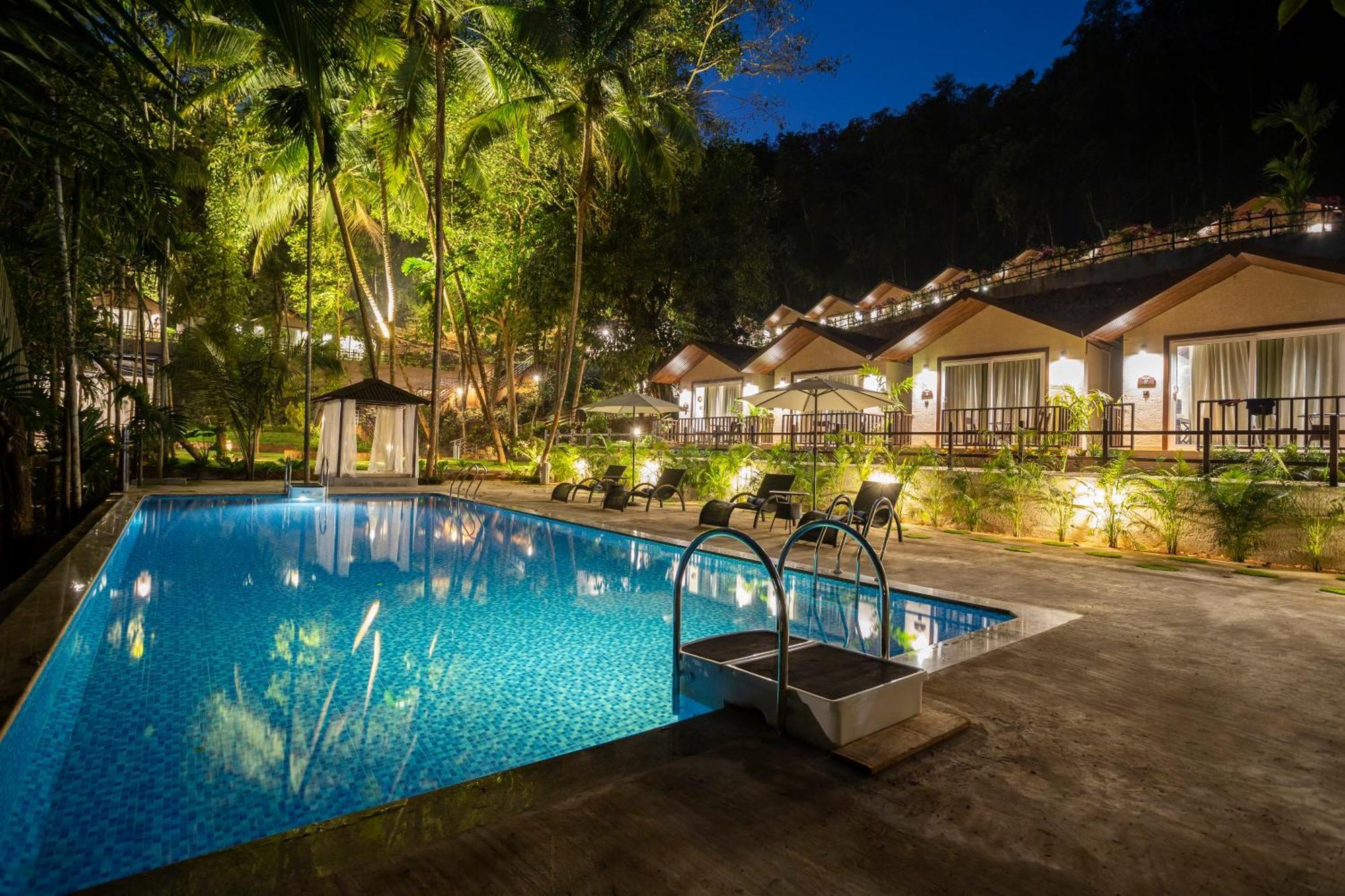 Stone Wood Premier Gokarna 4*