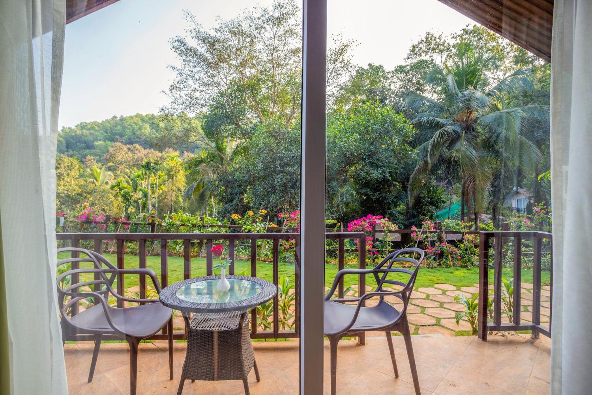 Stone Wood Premier Gokarna 4*