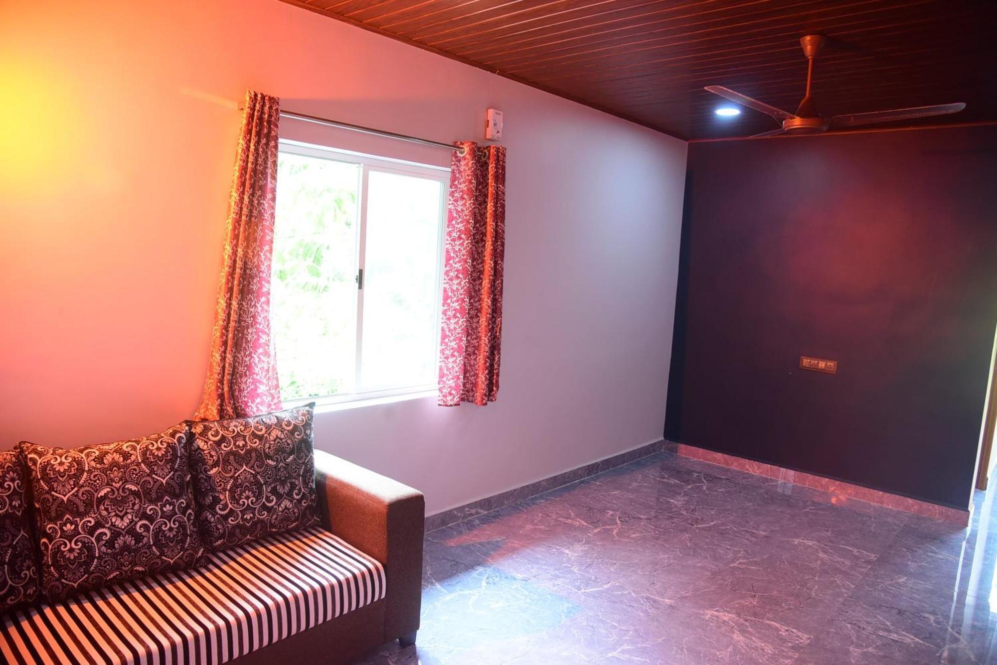 Homestay Shreeram *
