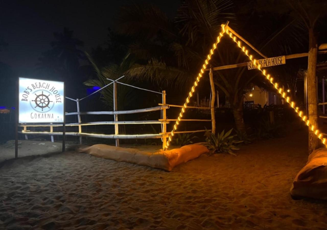 Bobs Beach House Homestay *