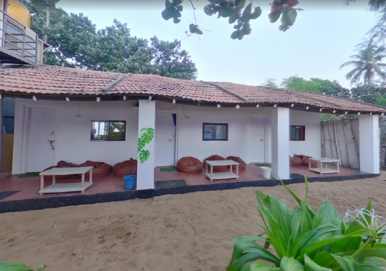 Bobs Beach House *