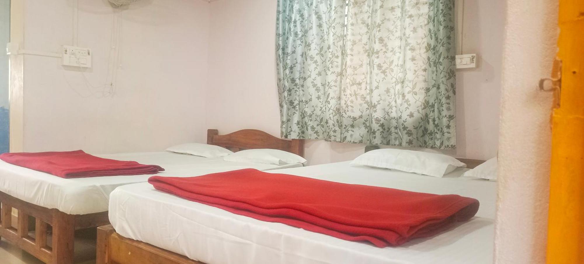 Appaji & Tnt House Homestay *
