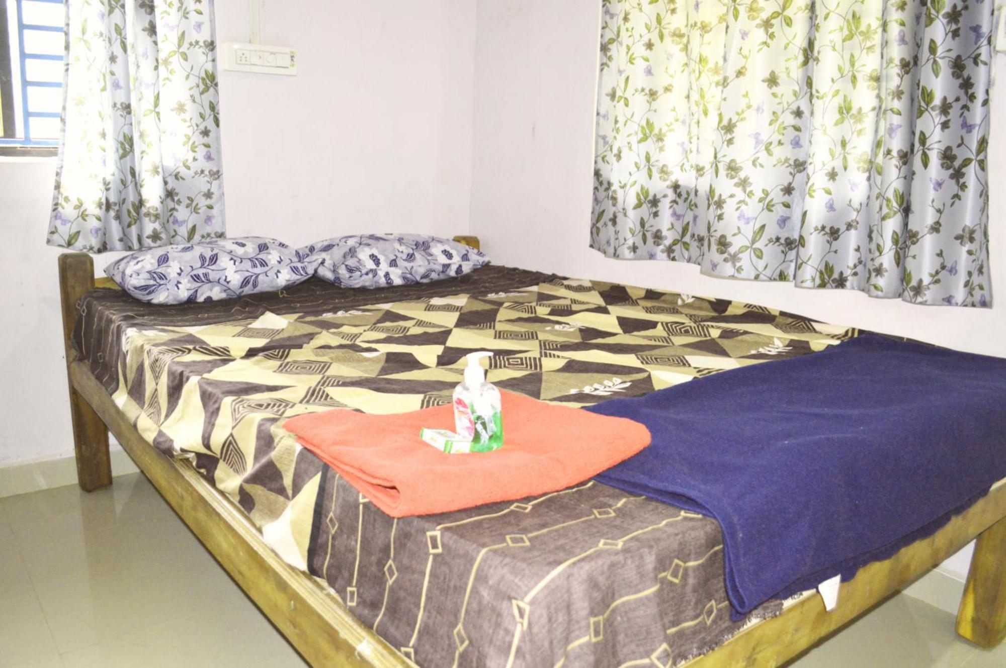 Appaji & Tnt House Homestay *