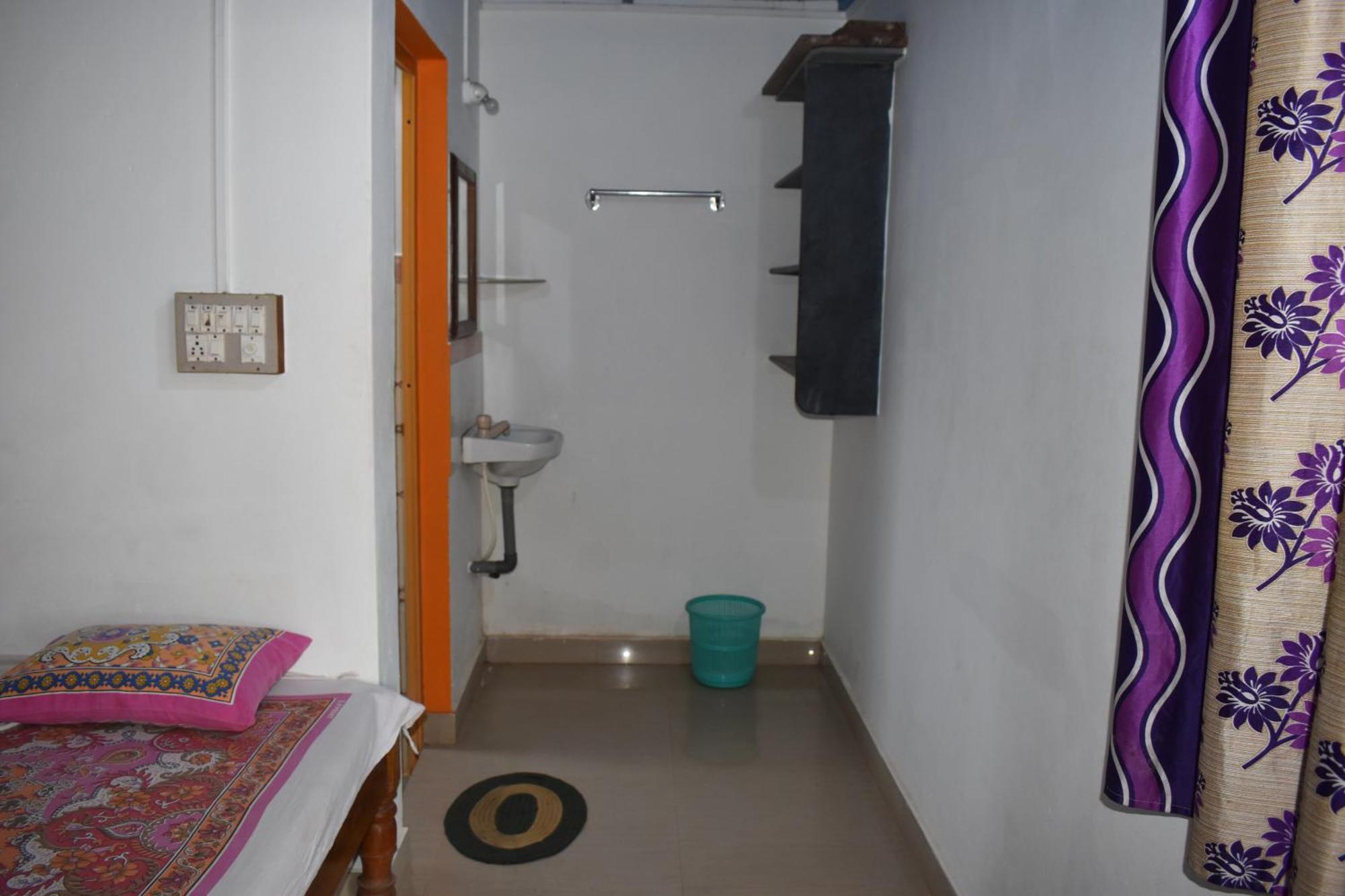 Gundappa Cafe Gokarna Kudle Hotel