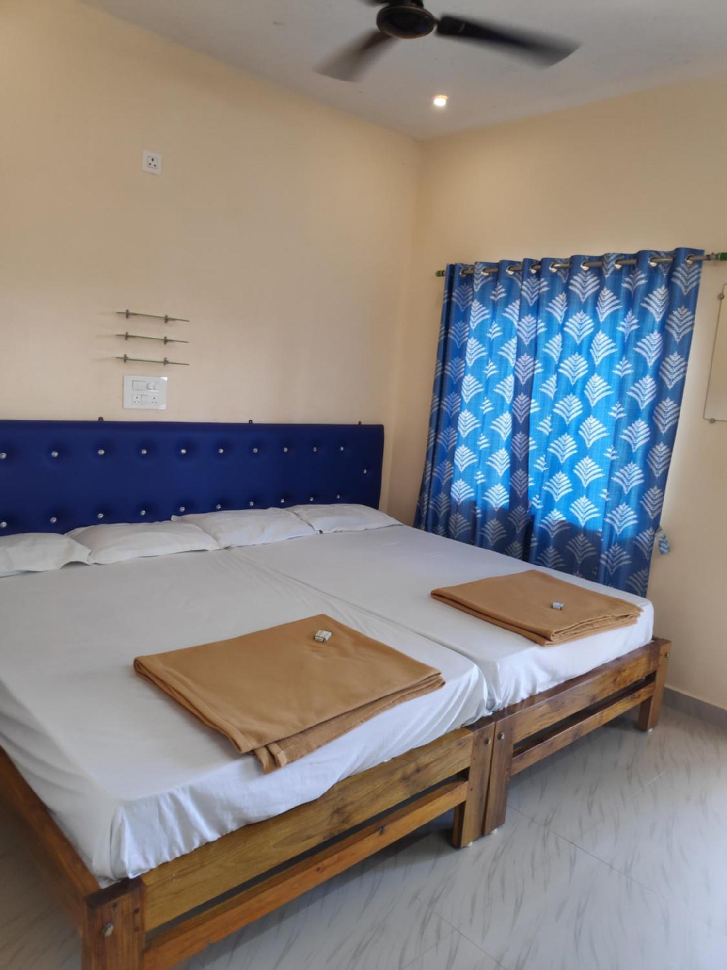 V Redkar Gokarna Homestay *
