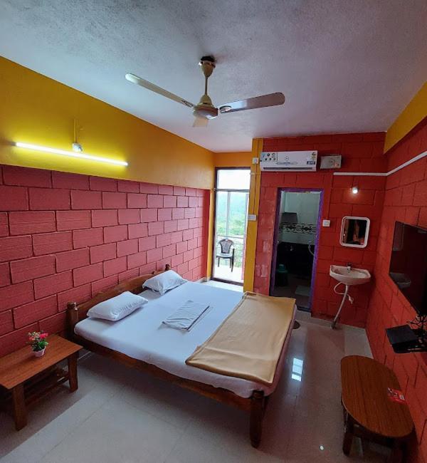 Shanti Krishna Residency Hotel 3*