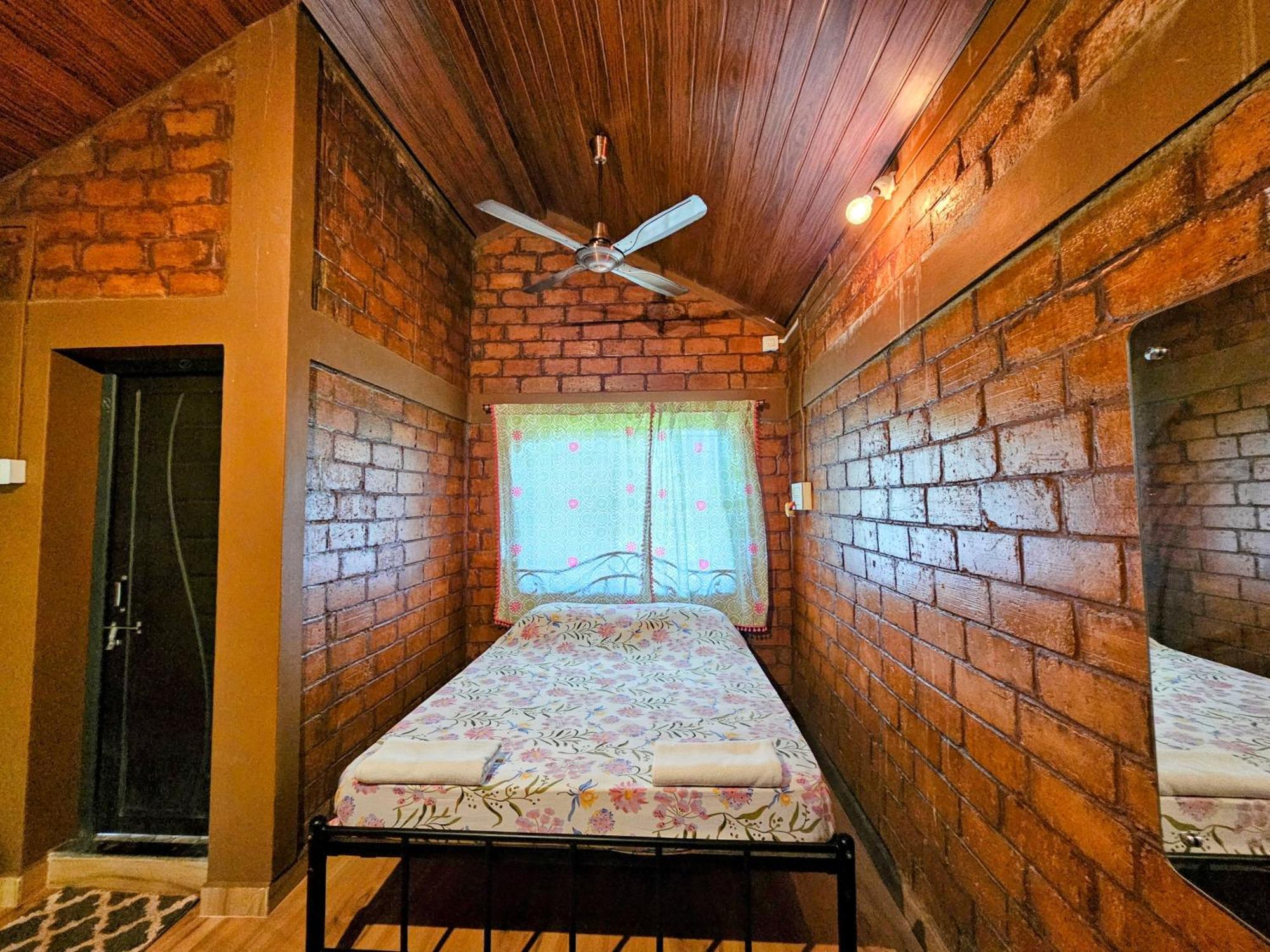 The Beach Melody - Your Beachside Getaway Hotel *