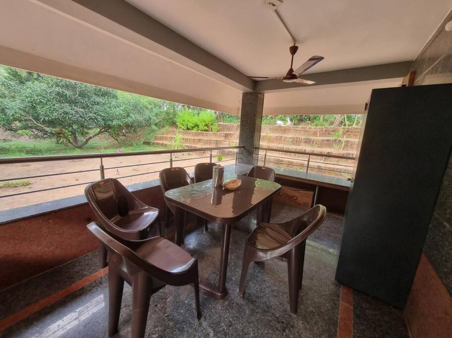 With Ac Near Gokarna Bhavikodla