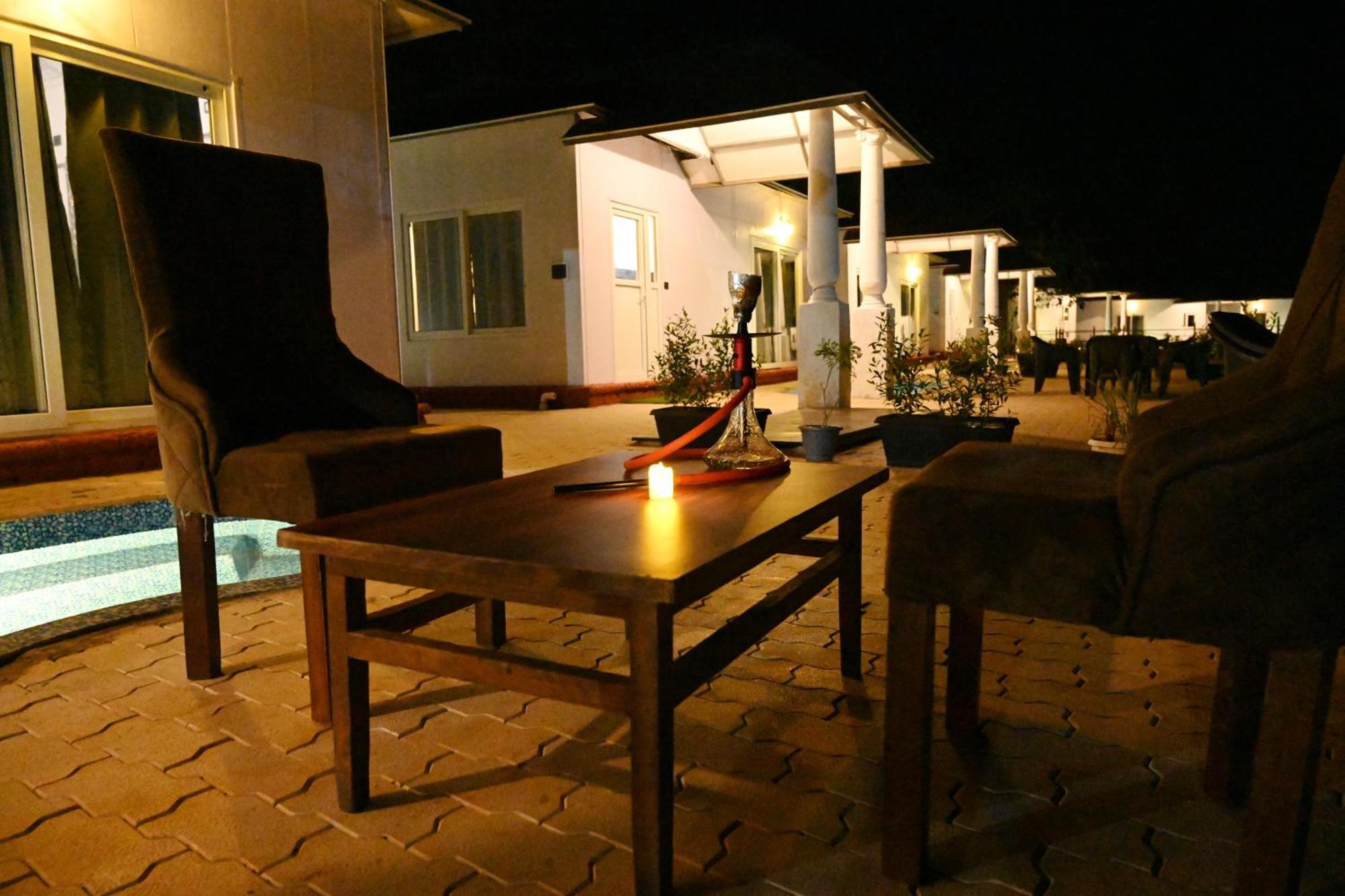 Resort Revellers *