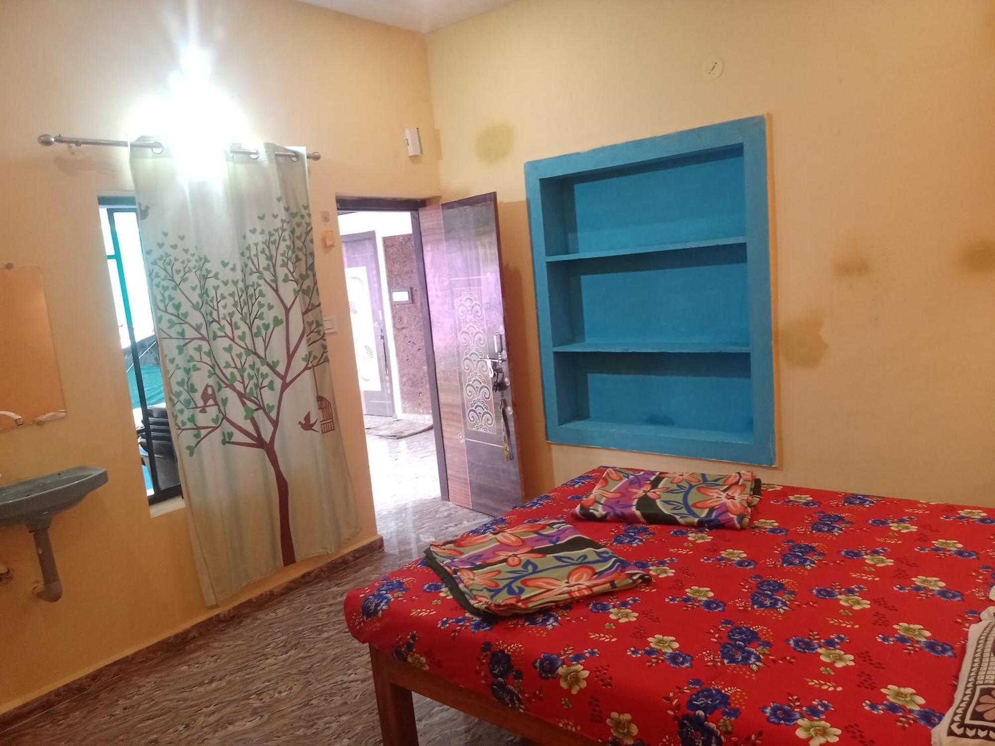 Gangotri Cafe And Bed & Breakfast