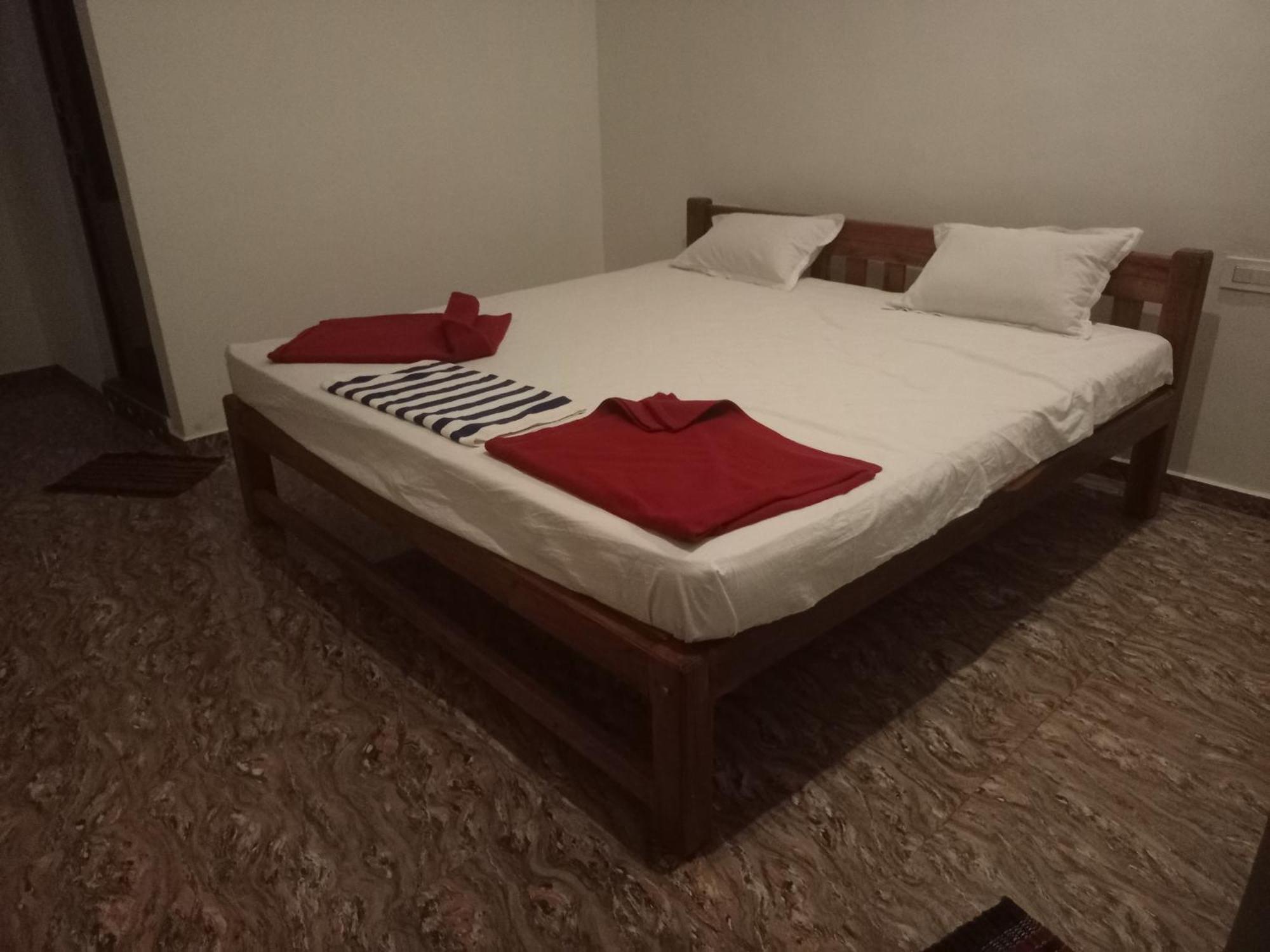 Gangotri Cafe And Bed & Breakfast