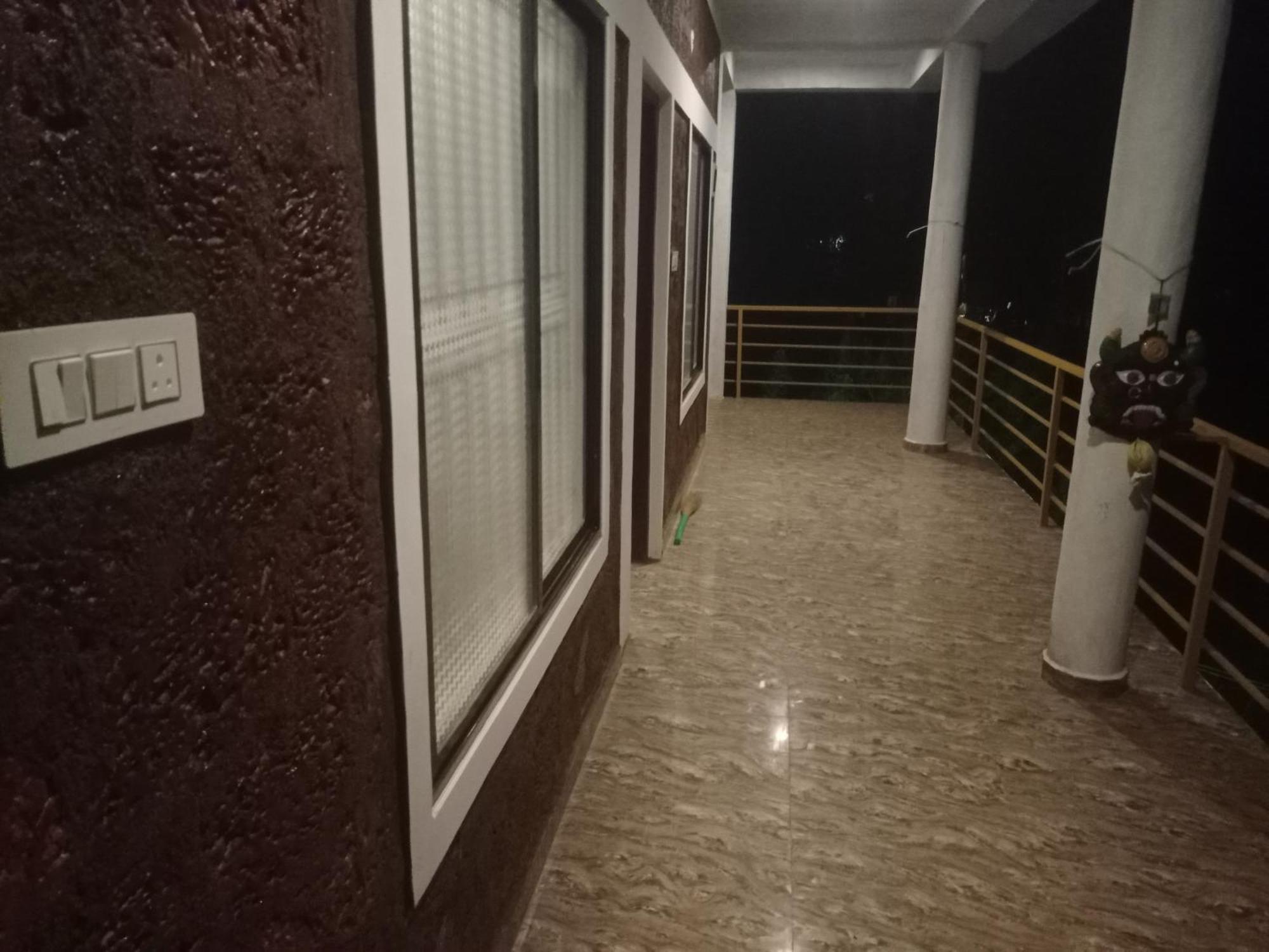 Gangotri Cafe And Bed & Breakfast