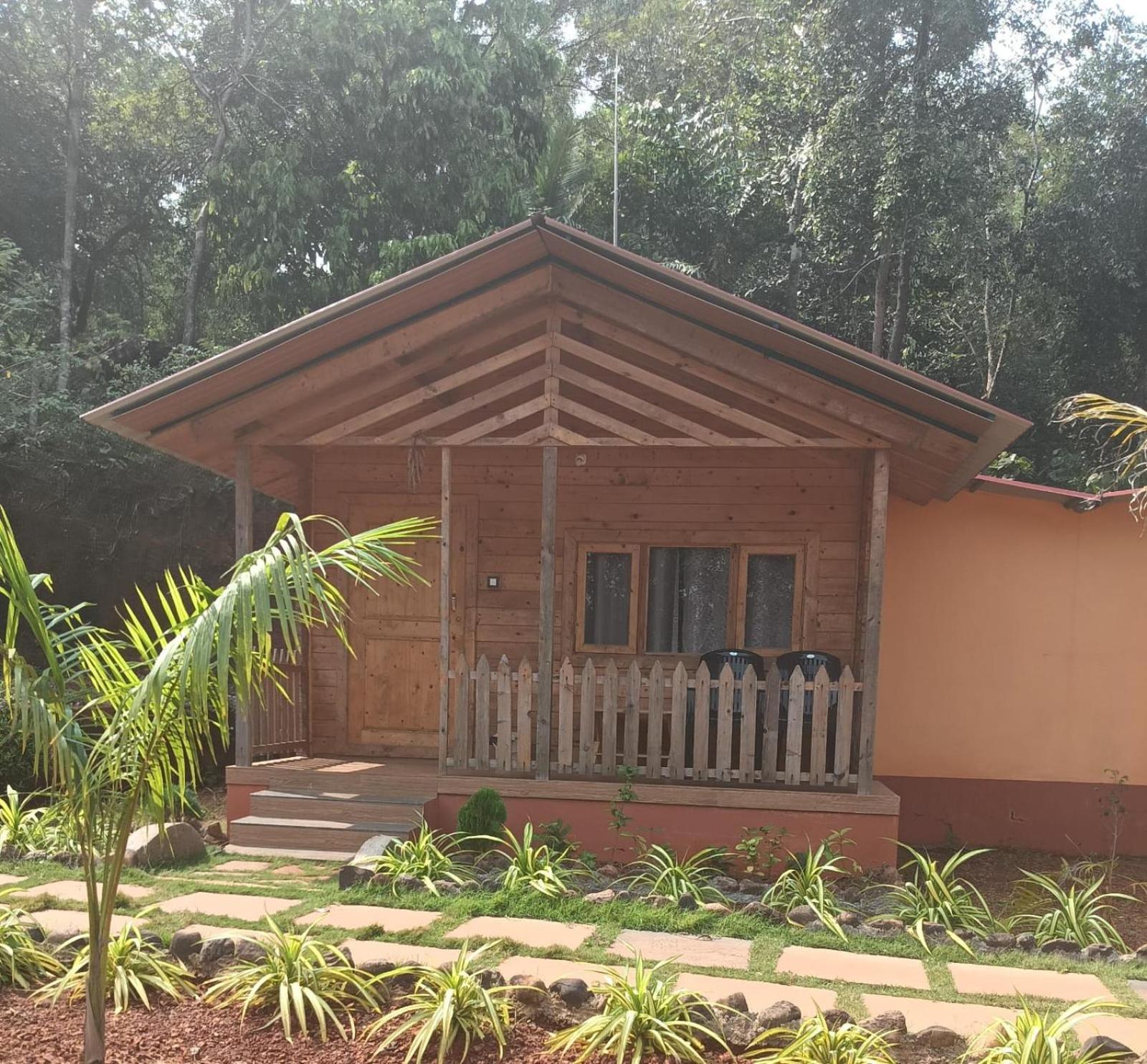 Hill View Paradise Hotel 3*