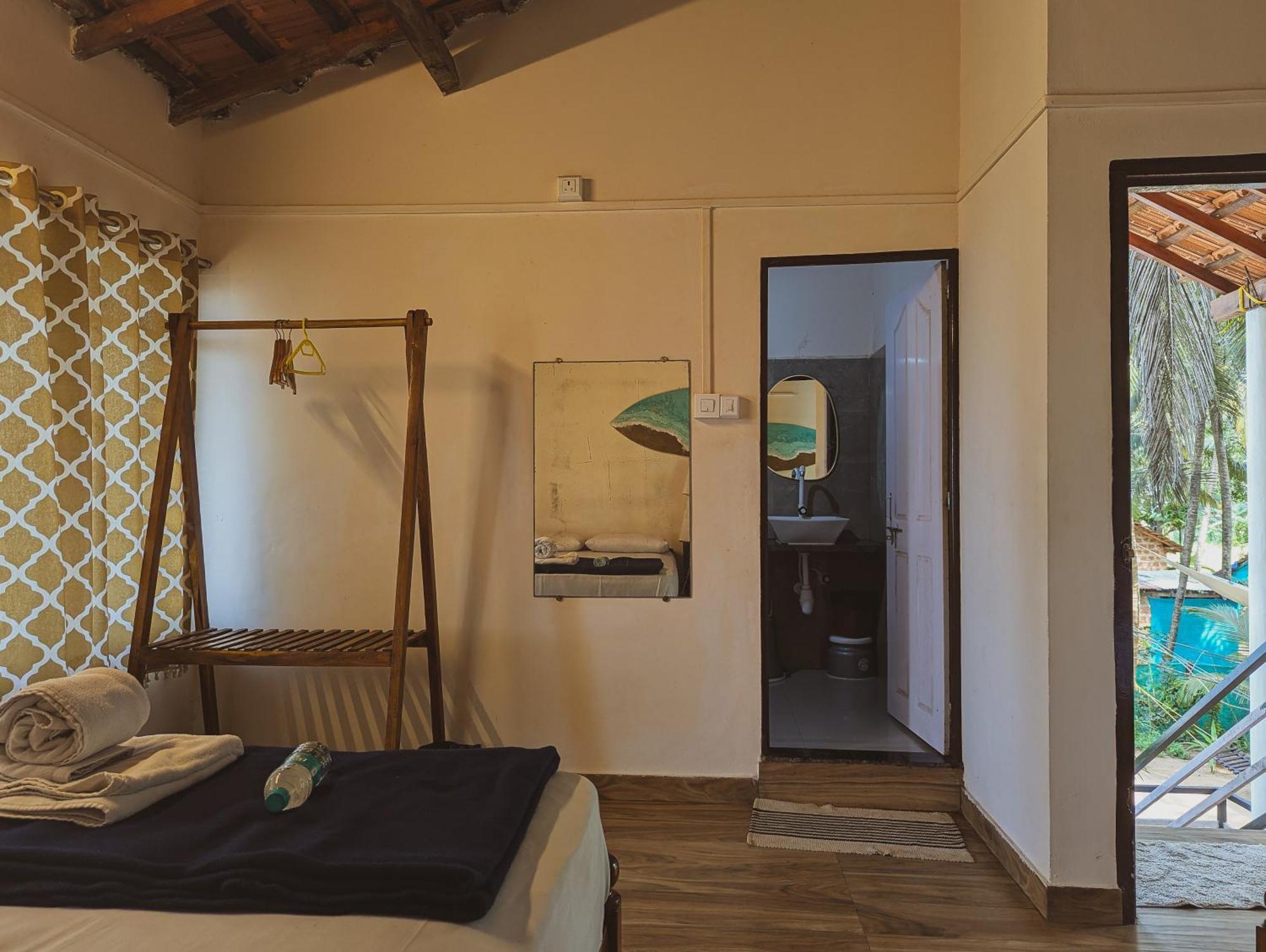 Sunset Cafe Hotel Gokarna (Karnataka)