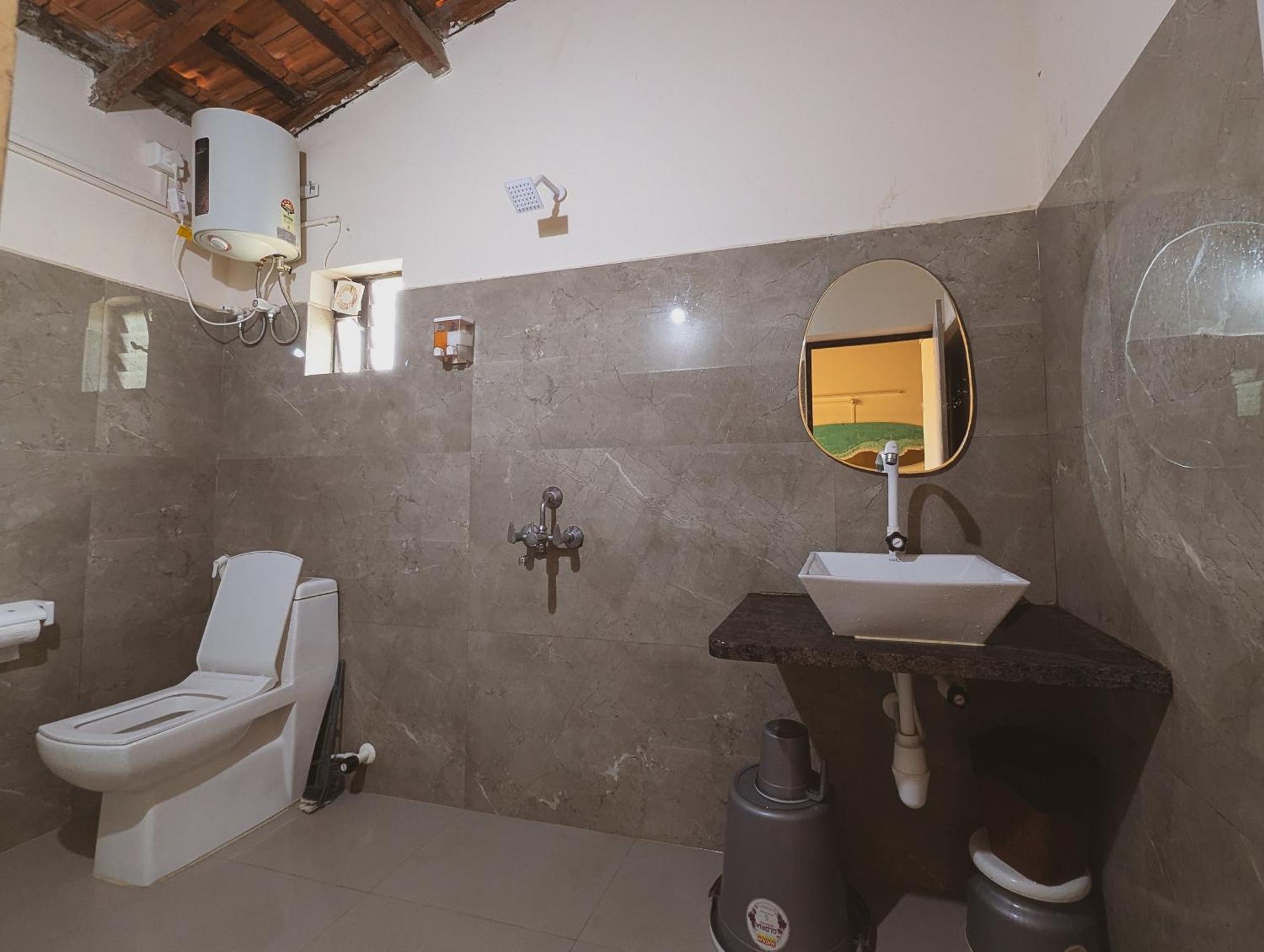 Hotel Sunset Cafe Gokarna (Karnataka)