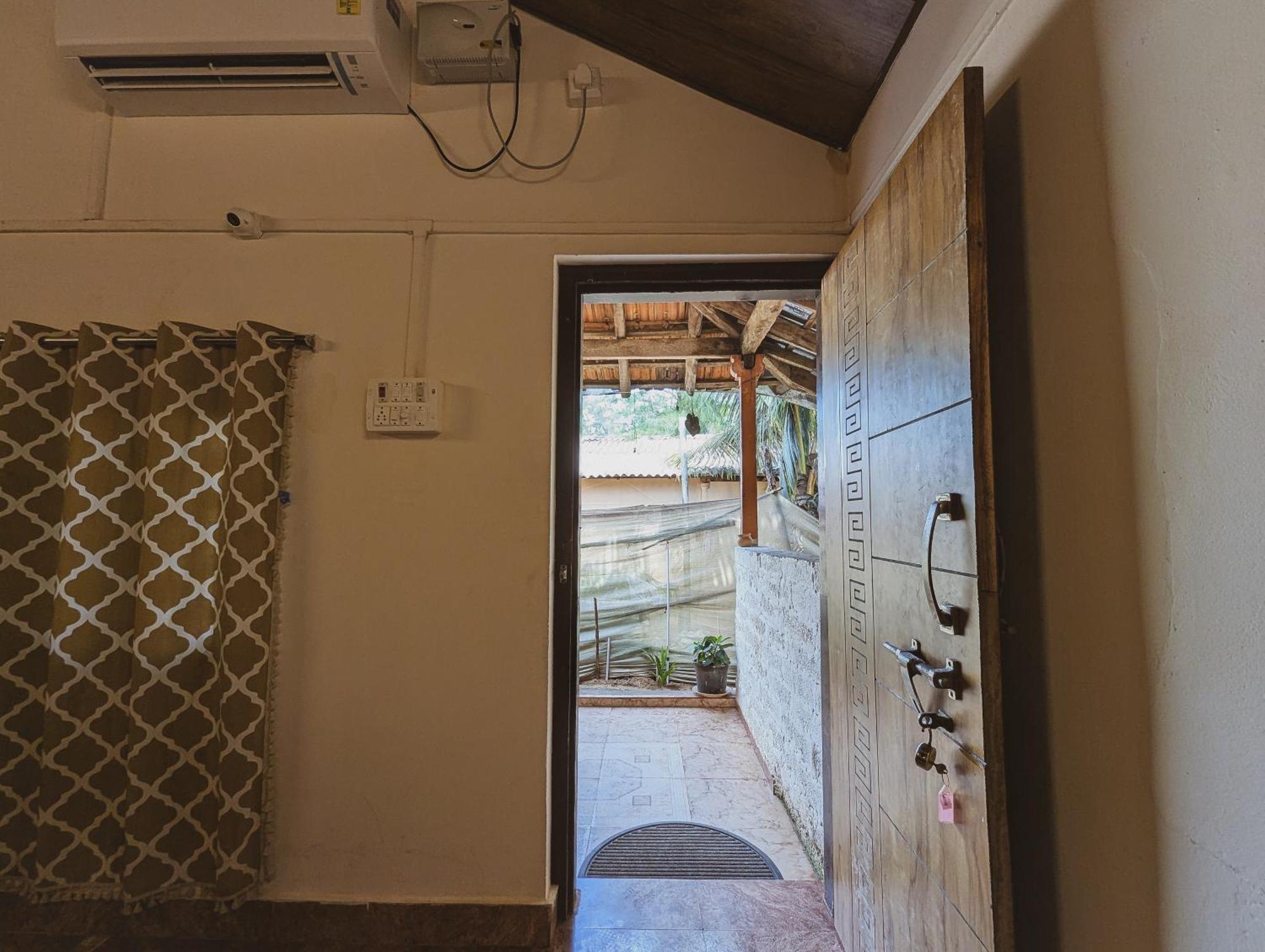 Sunset Cafe Hotel Gokarna (Karnataka)