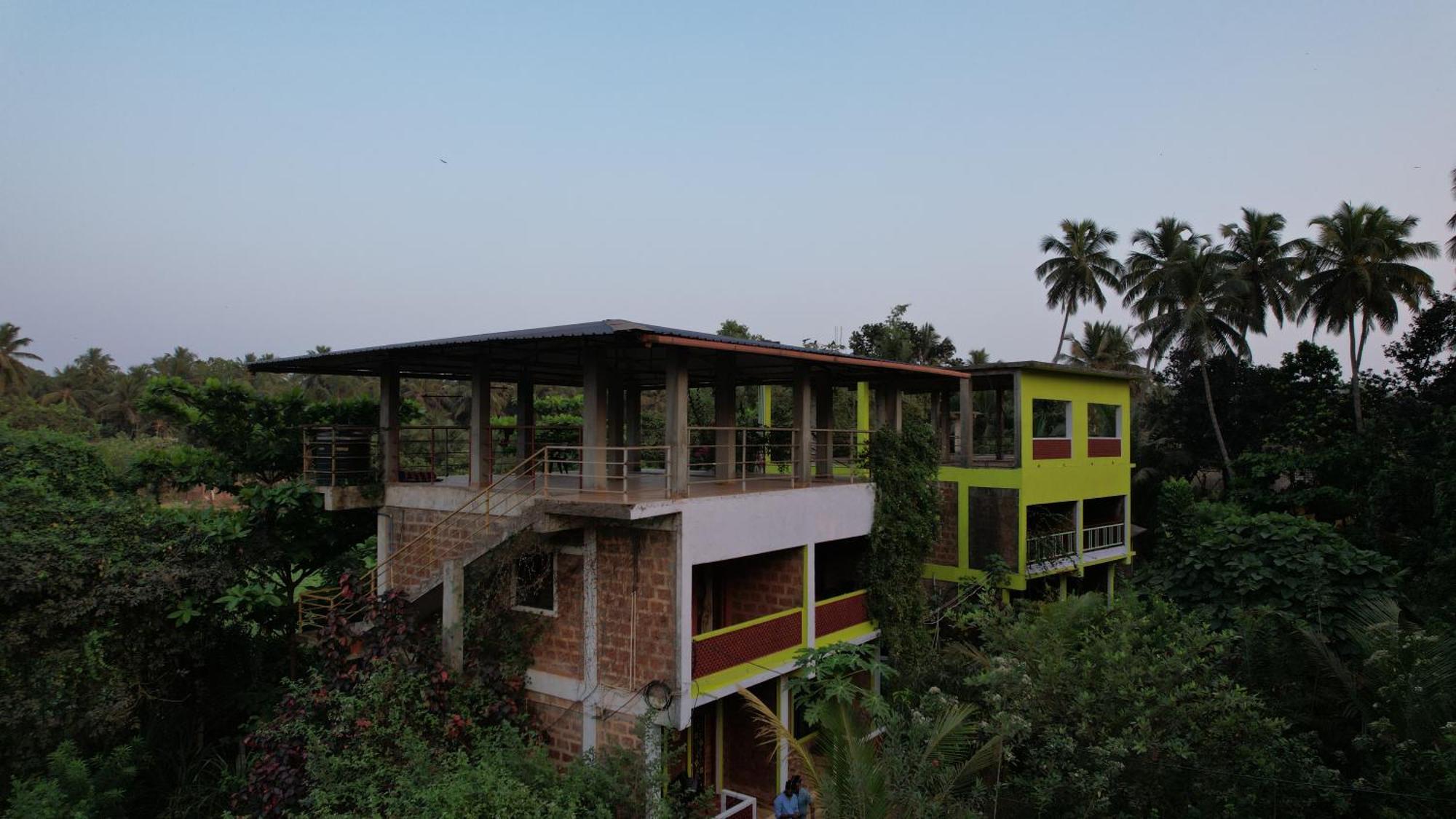 Dakshinamurthi Hotel