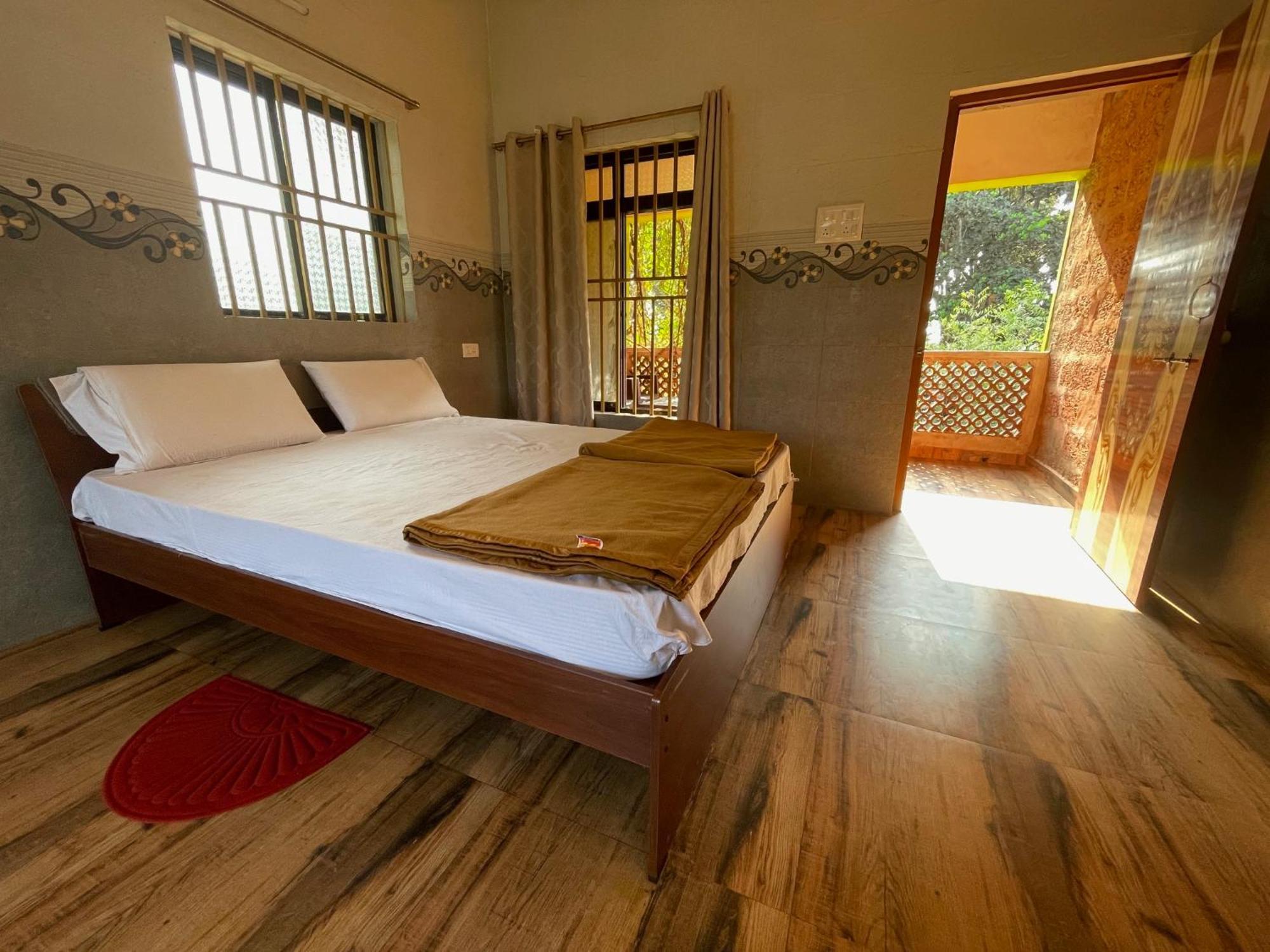 Hotel Dakshinamurthi 3*
