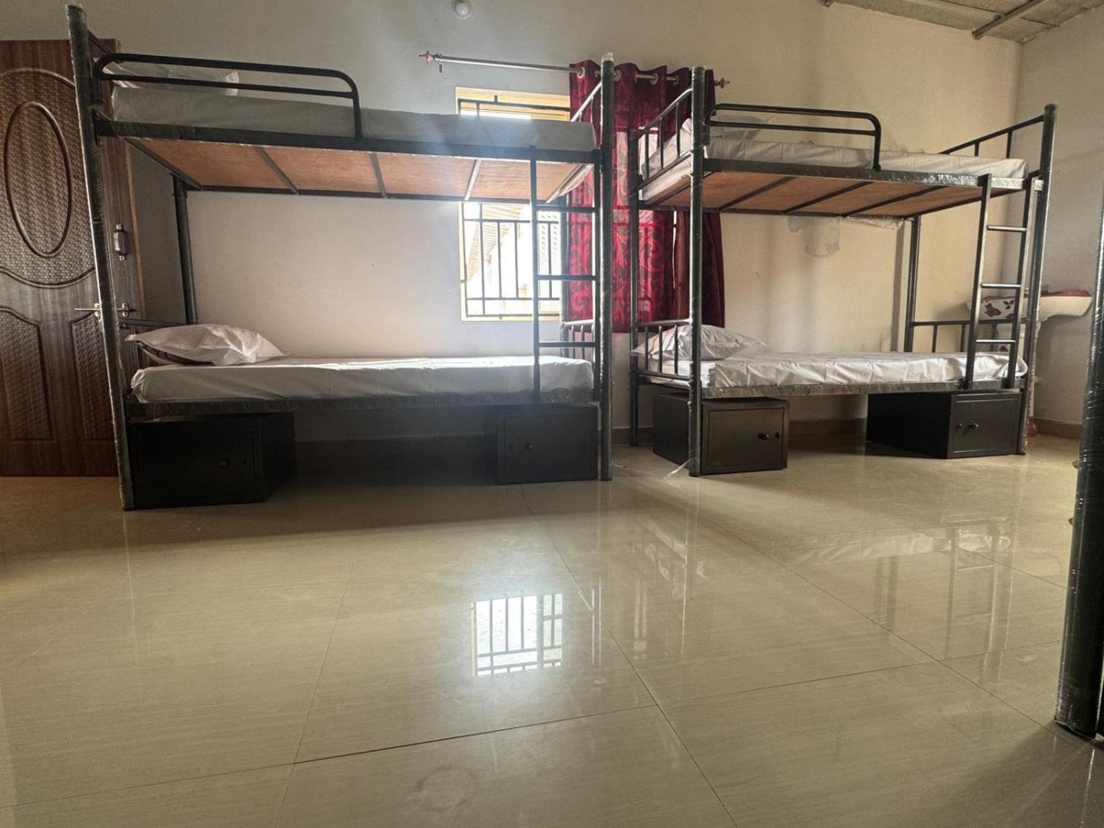 Hostel Aaroha Hilltop Backpackers Gokarna (Karnataka)