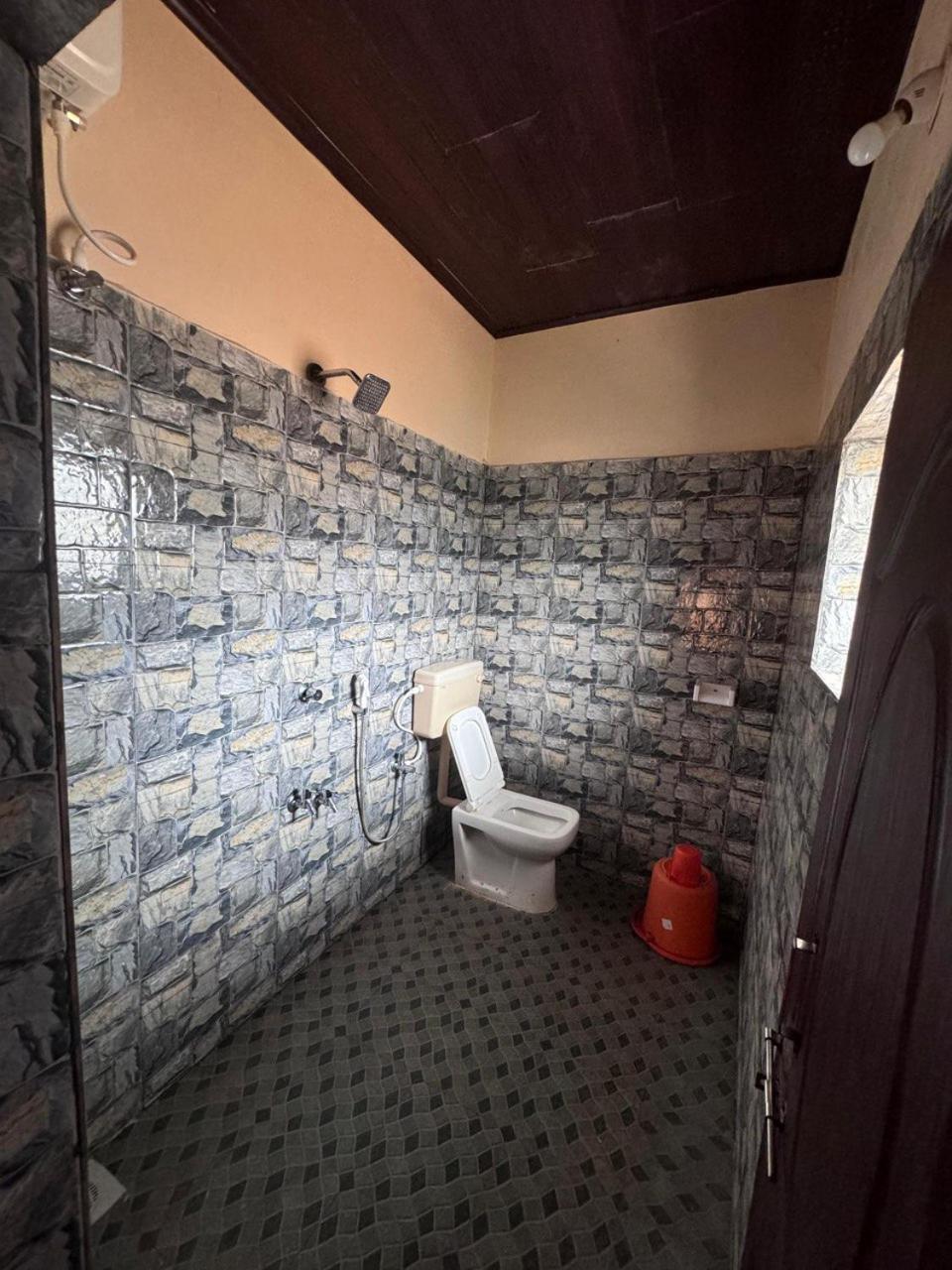 Guest house Aikya