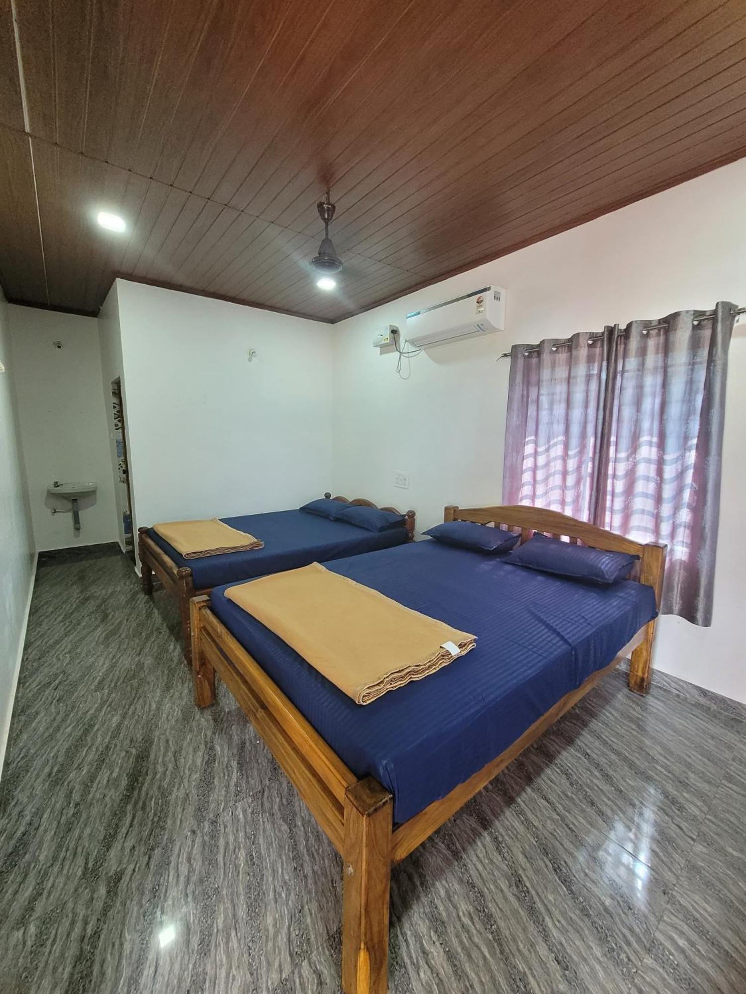 Hotel Golden Gateways *