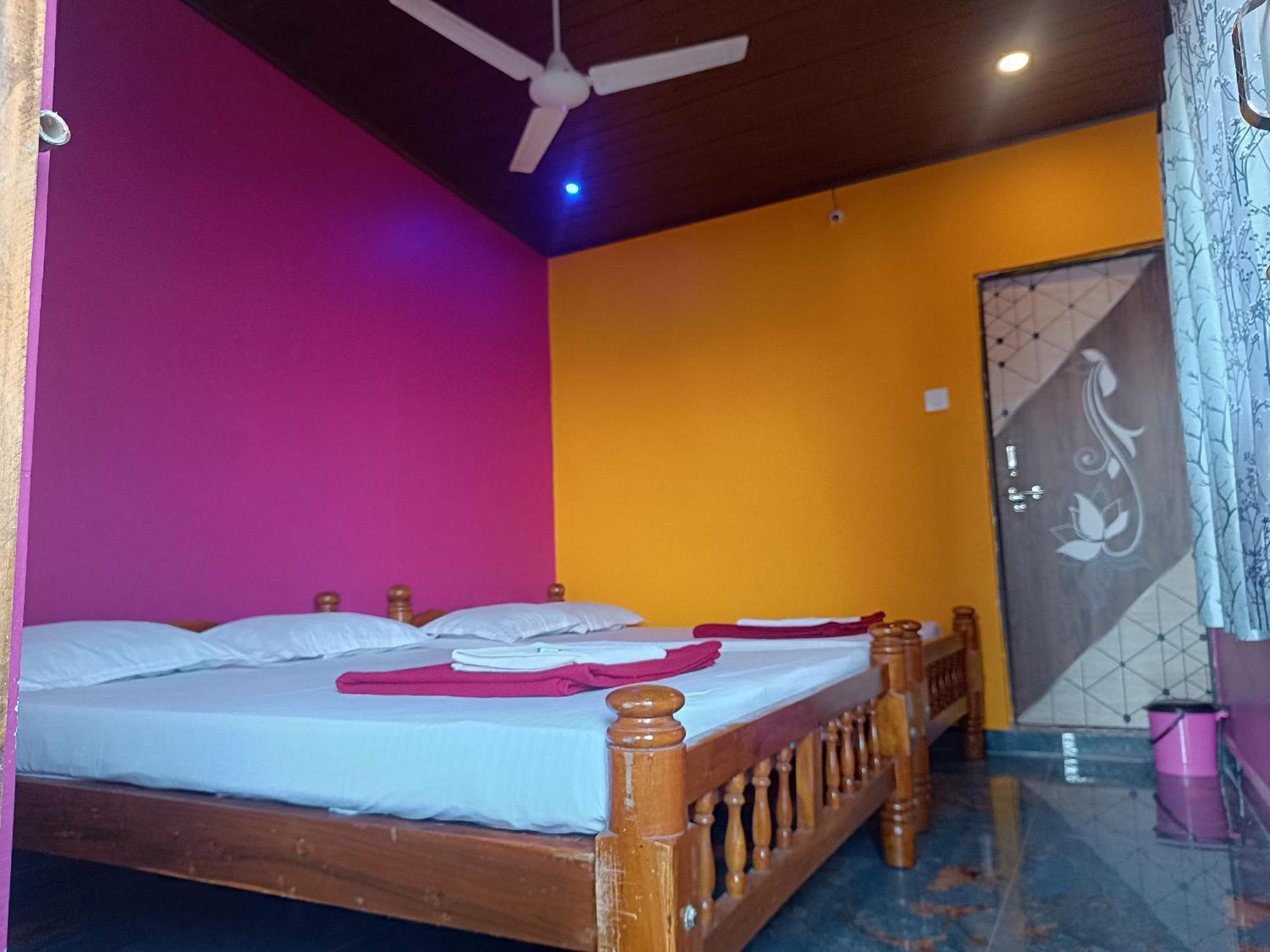 Waves End Front Homestay *