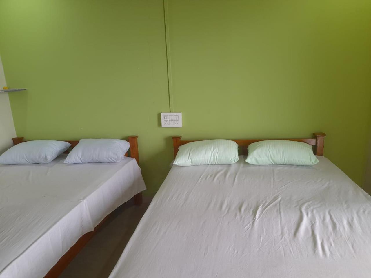 Aisiri Comforts And Cafe Hotel