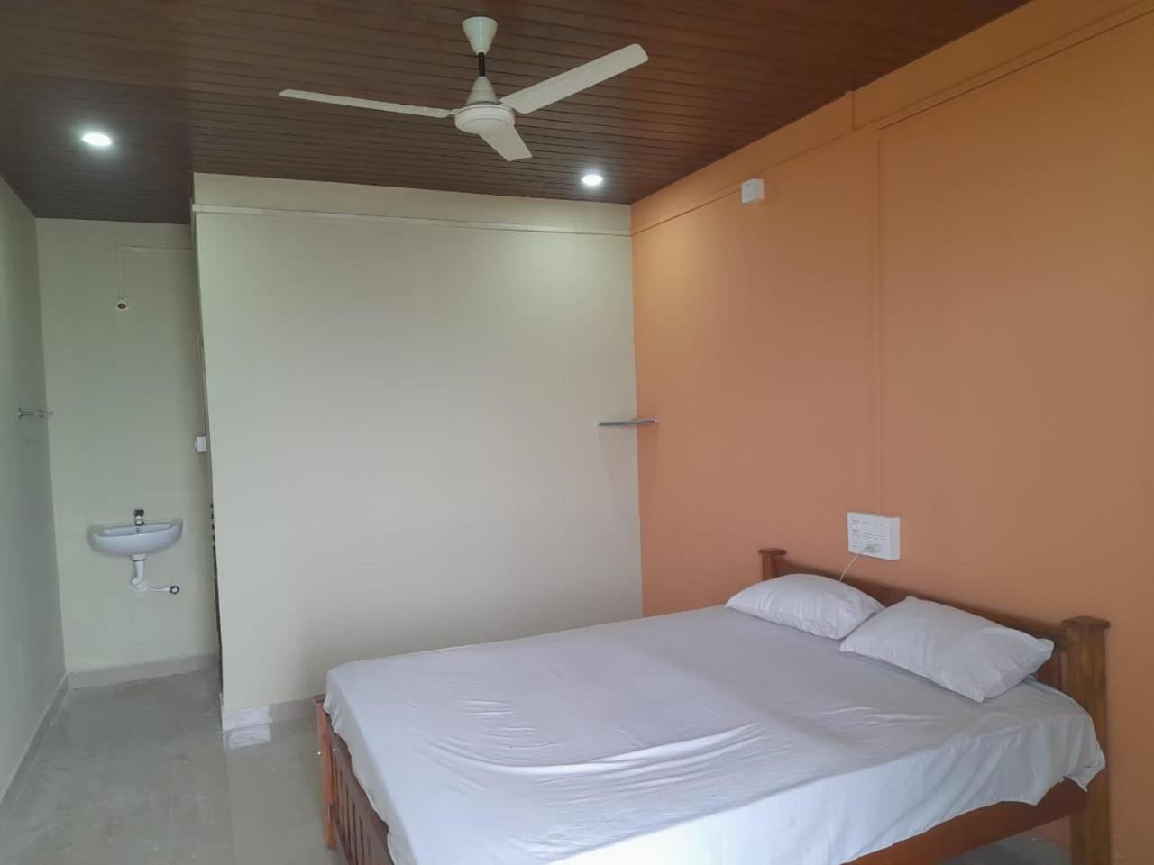 Aisiri Comforts And Cafe Hotel 5*