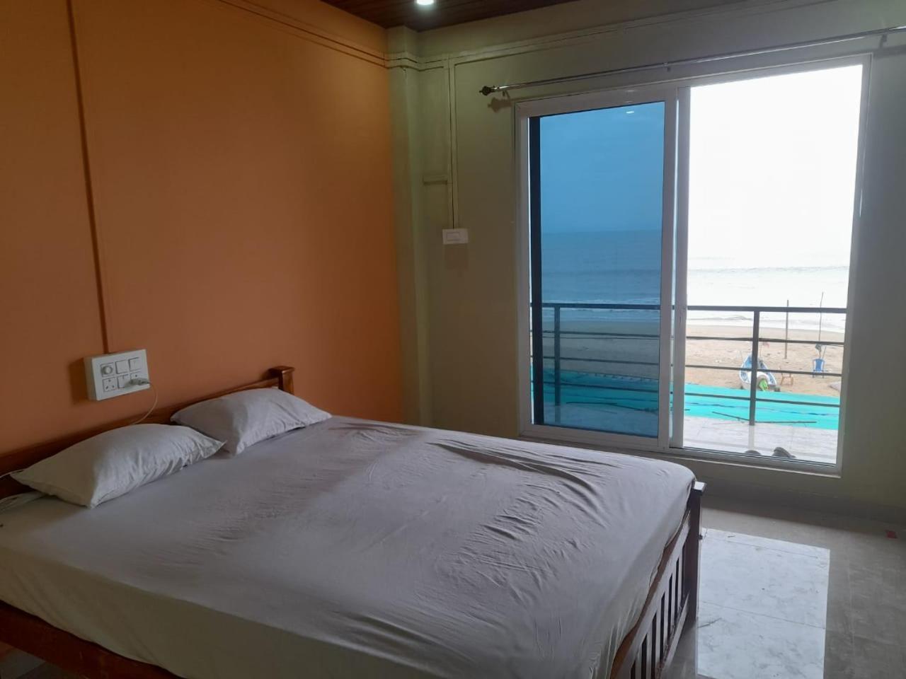 Hotel Aisiri Comforts And Cafe Gokarna (Karnataka)