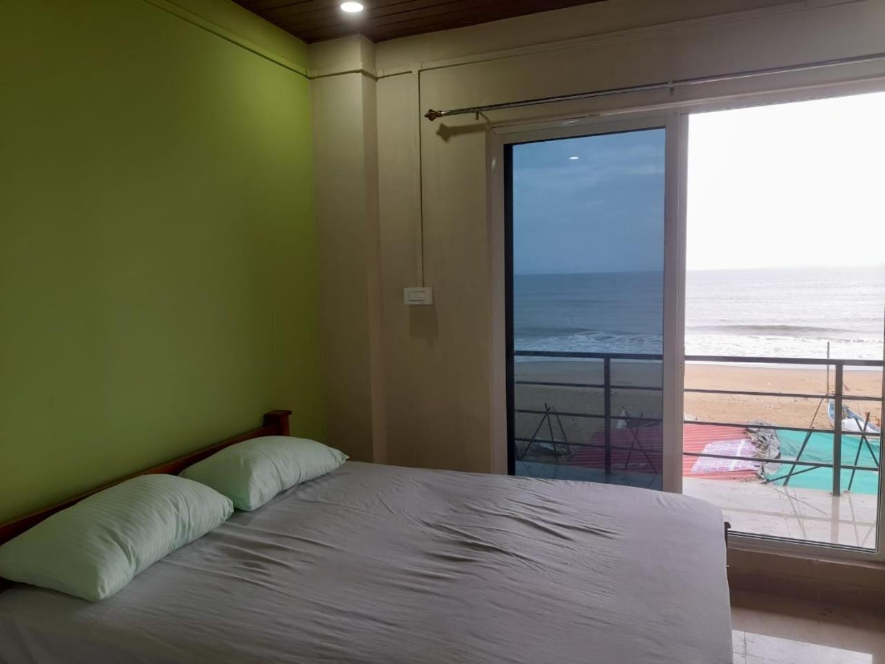 Aisiri Comforts And Cafe Hotel 5*
