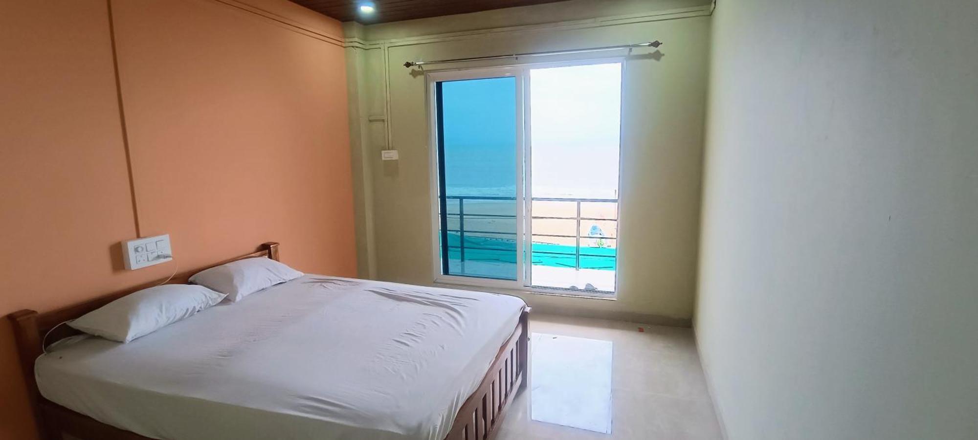 Hotel Aisiri Comforts And Cafe Gokarna (Karnataka)