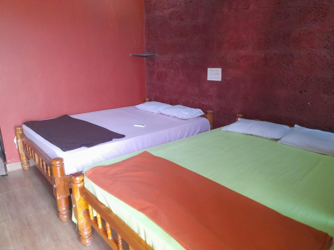 Aisiri Comforts And Cafe Hotel