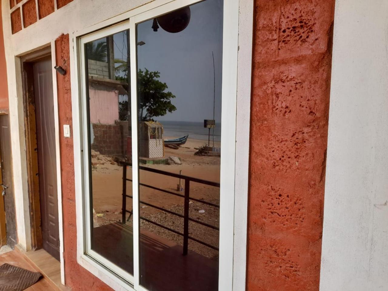 Aisiri Comforts And Cafe Hotel