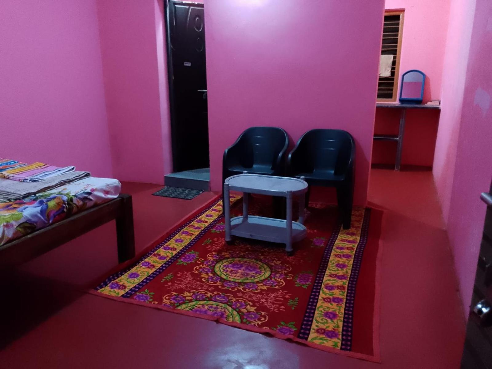 Parvati Gust House Guest house *