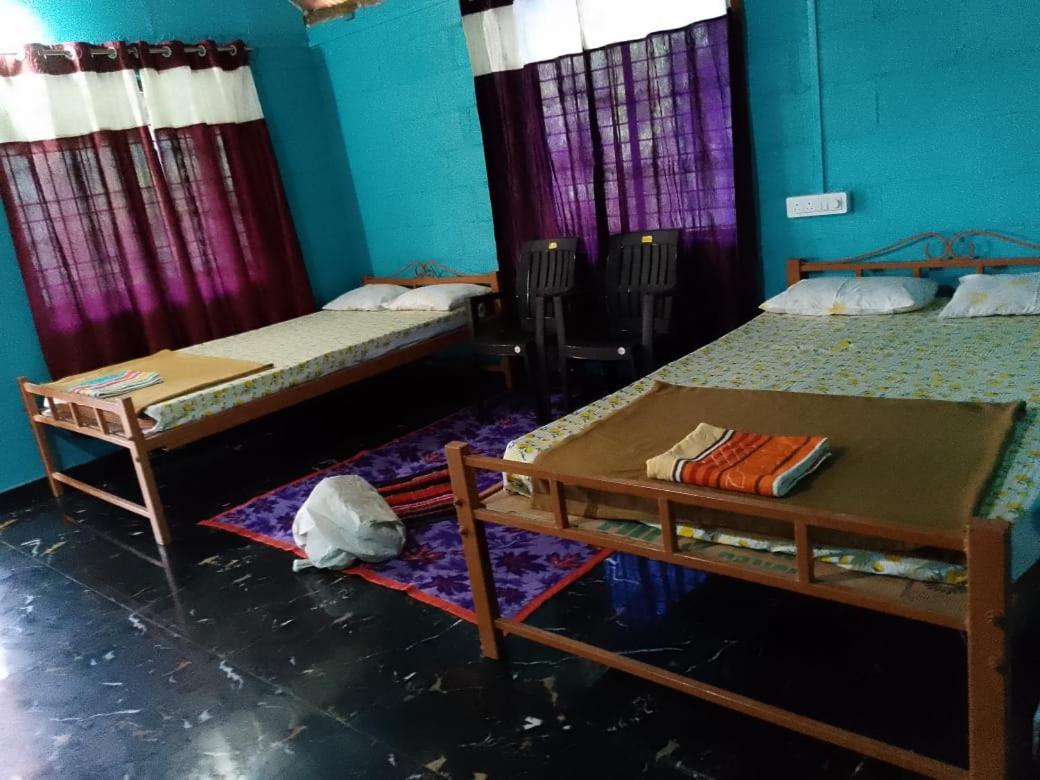 Parvati Gust House Guest house Gokarna (Karnataka)