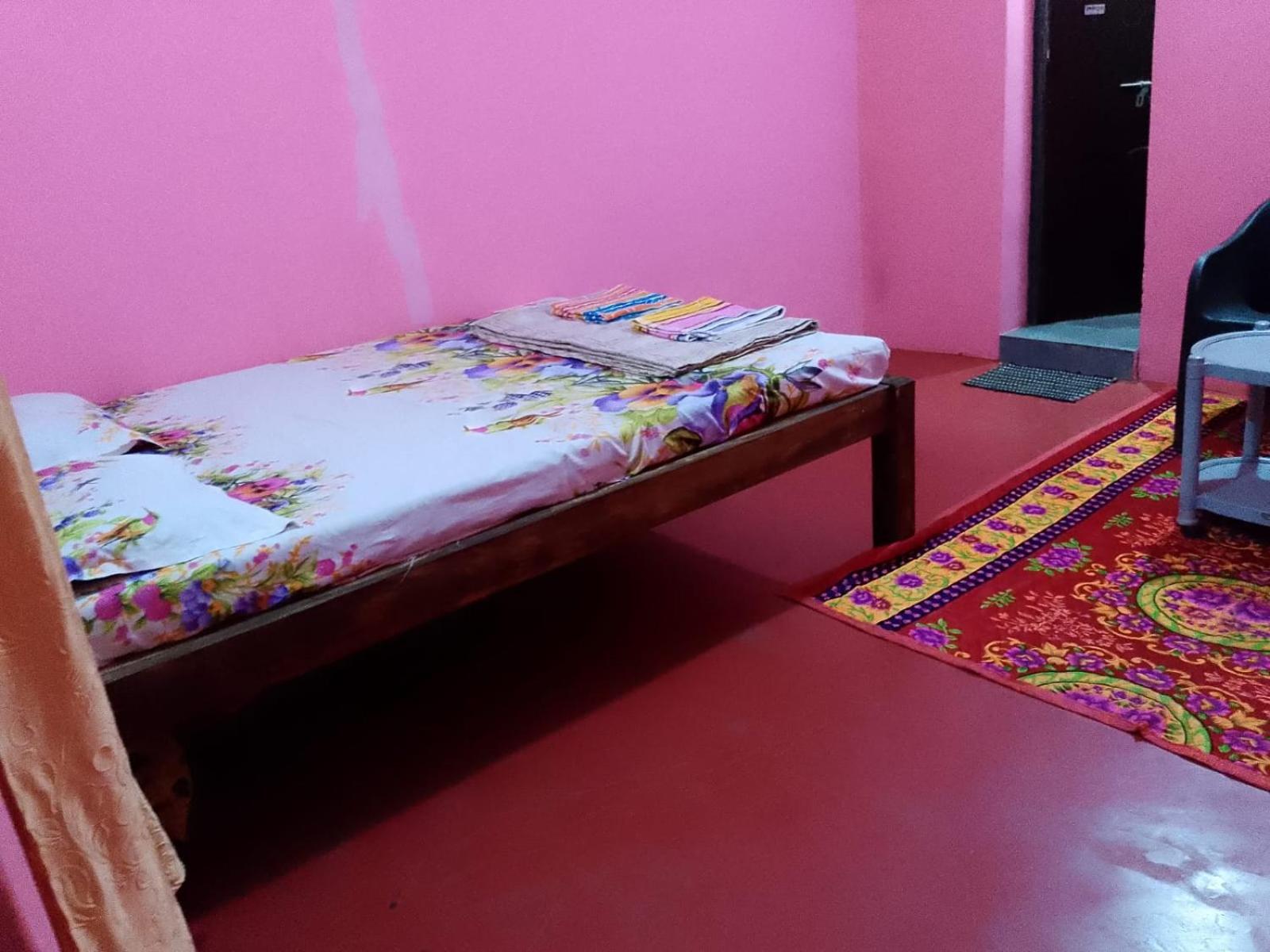 Parvati Gust House