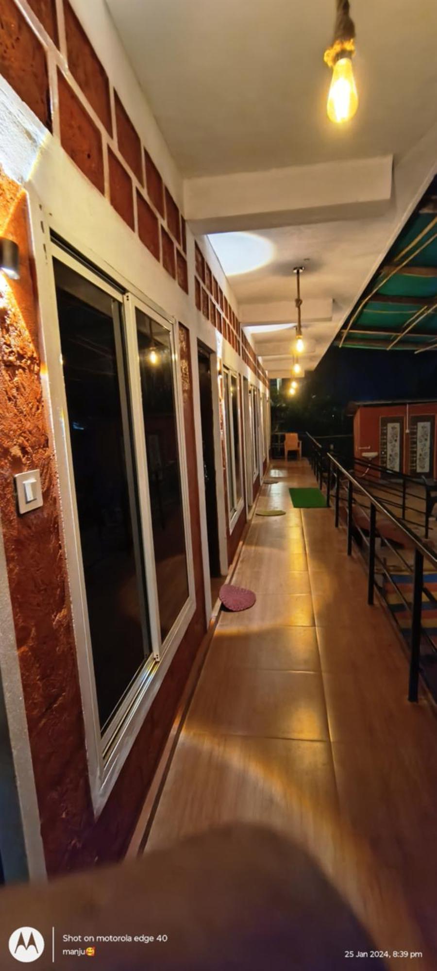 Aisiri Comforts And Cafe Hotel 5*