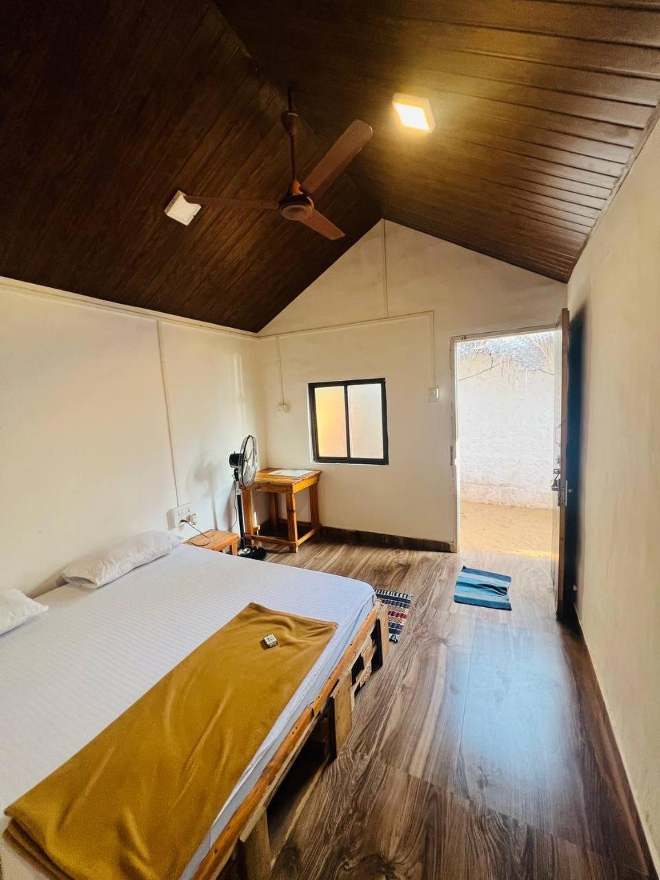 Hotel The Coco Leaf Cafe Gokarna (Karnataka)