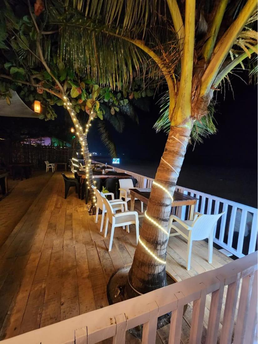 The Coco Leaf Cafe *