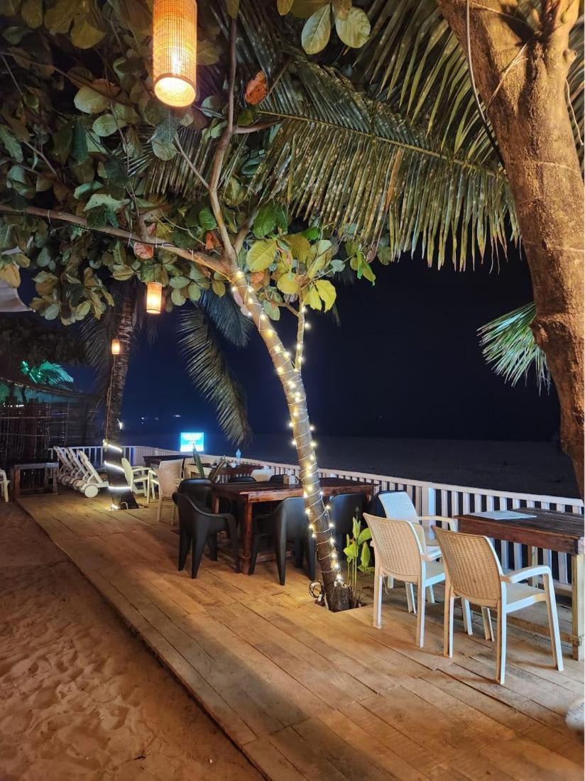 The Coco Leaf Cafe