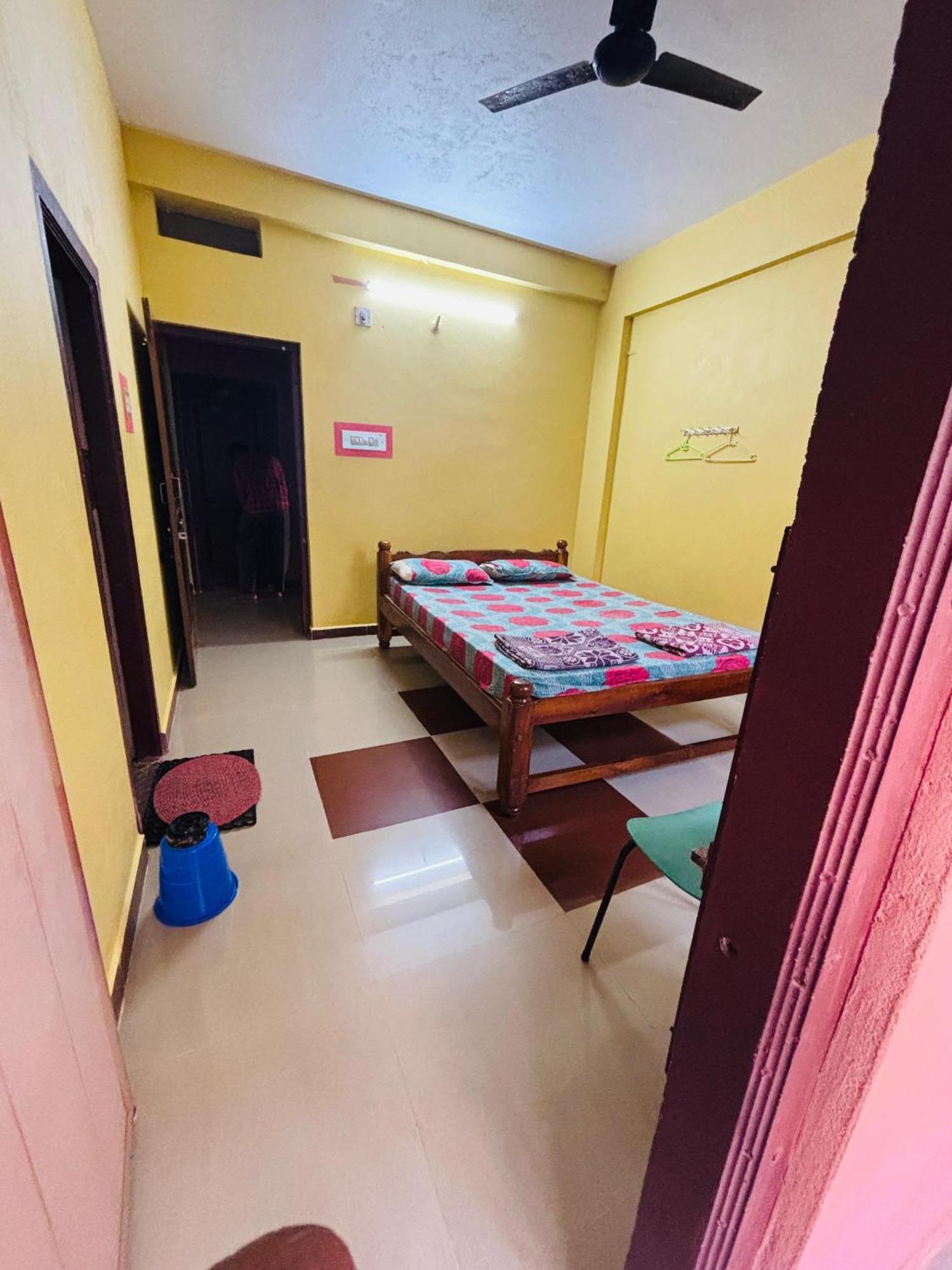 Hotel Sri Saii Ram *