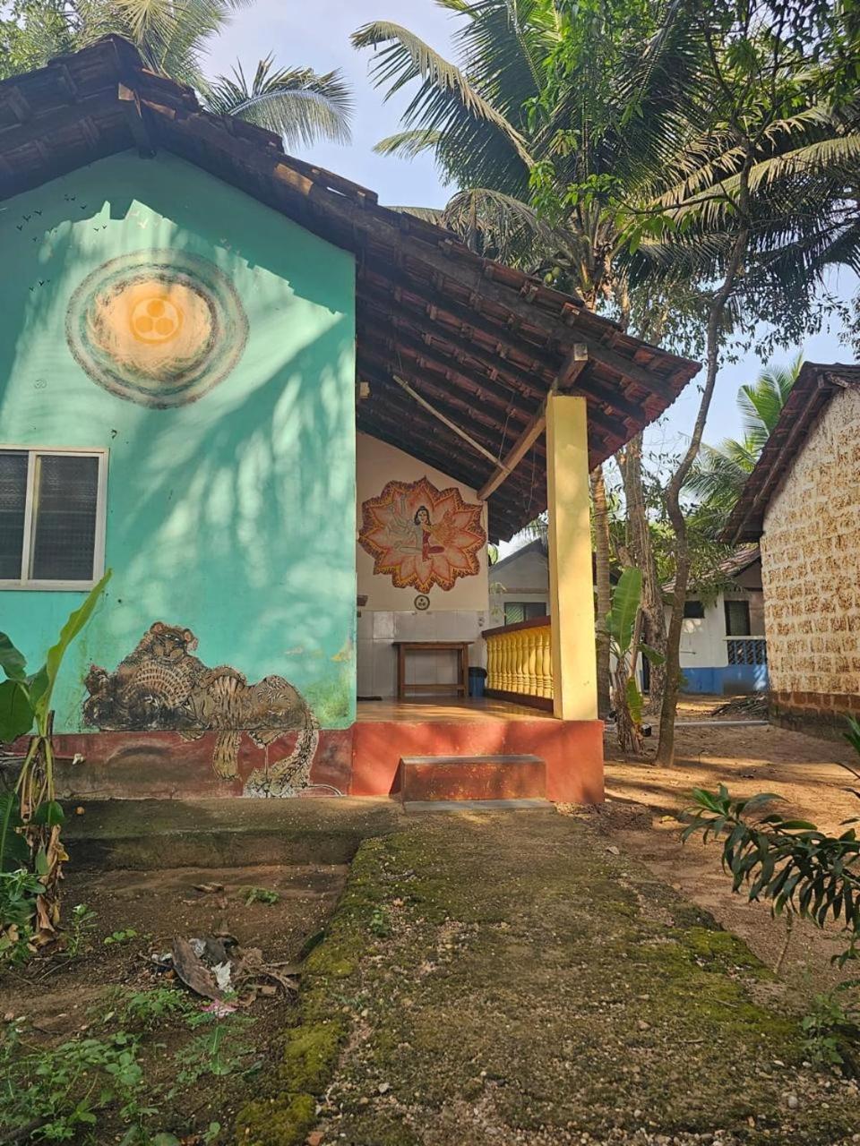 Lighthouse Cafe And House *