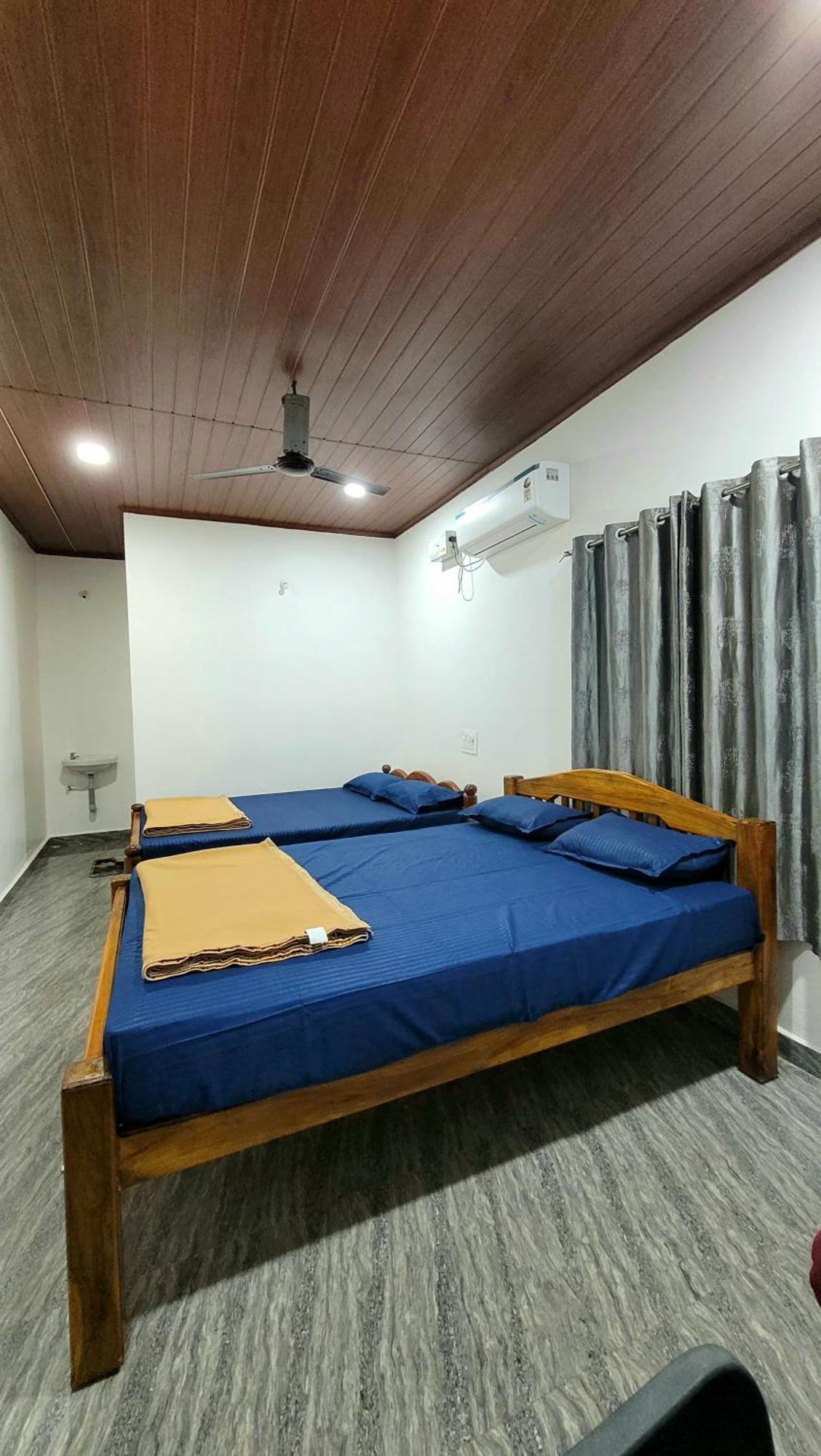 Golden Gate Hotel Gokarna (Karnataka)