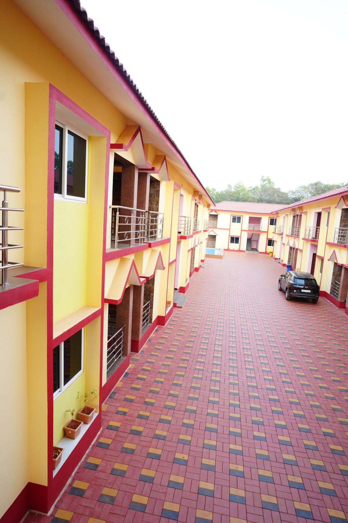 Shri Katyayani Palace Hotel 3*