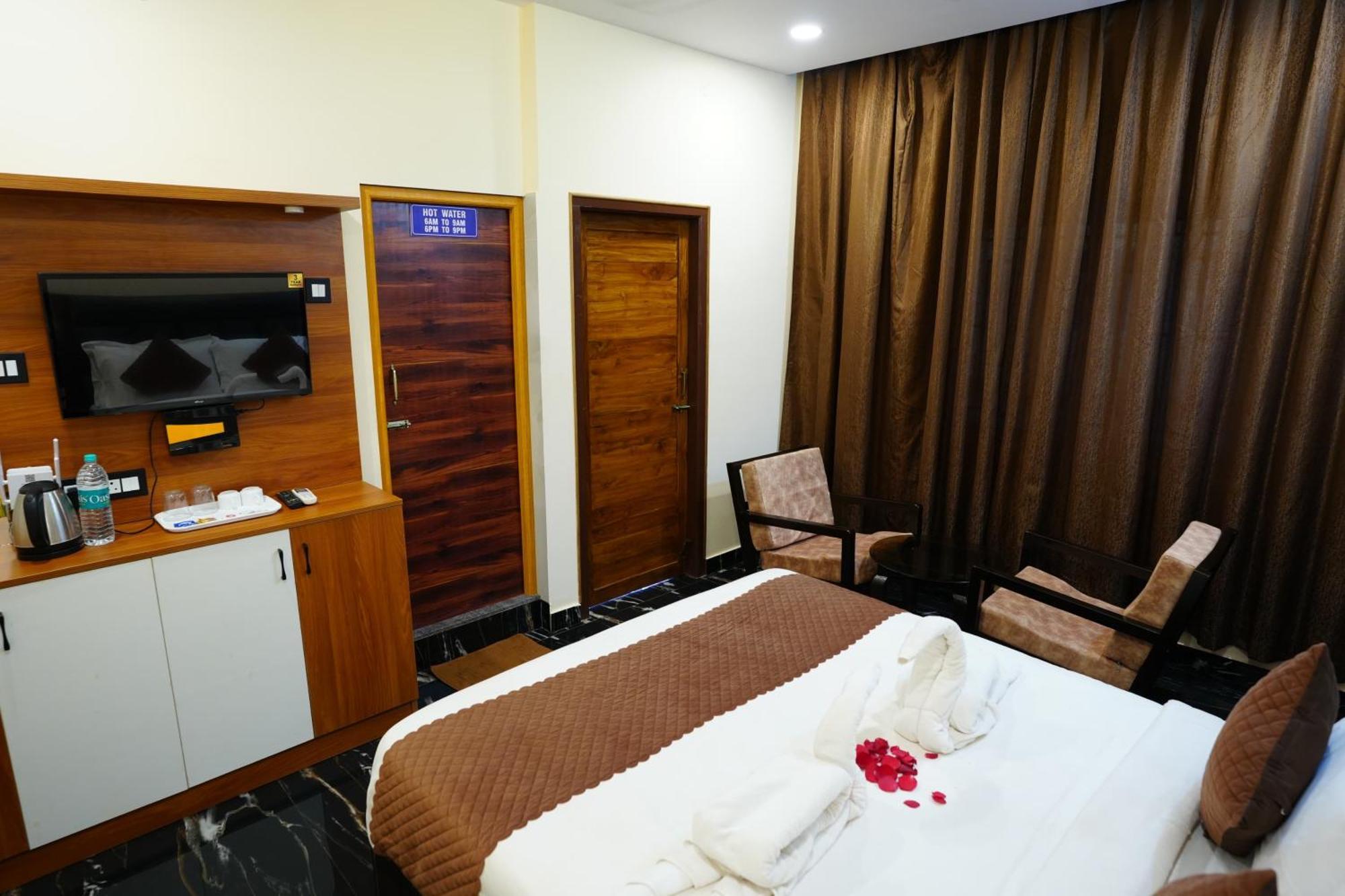 Shri Katyayani Palace Hotel 3*
