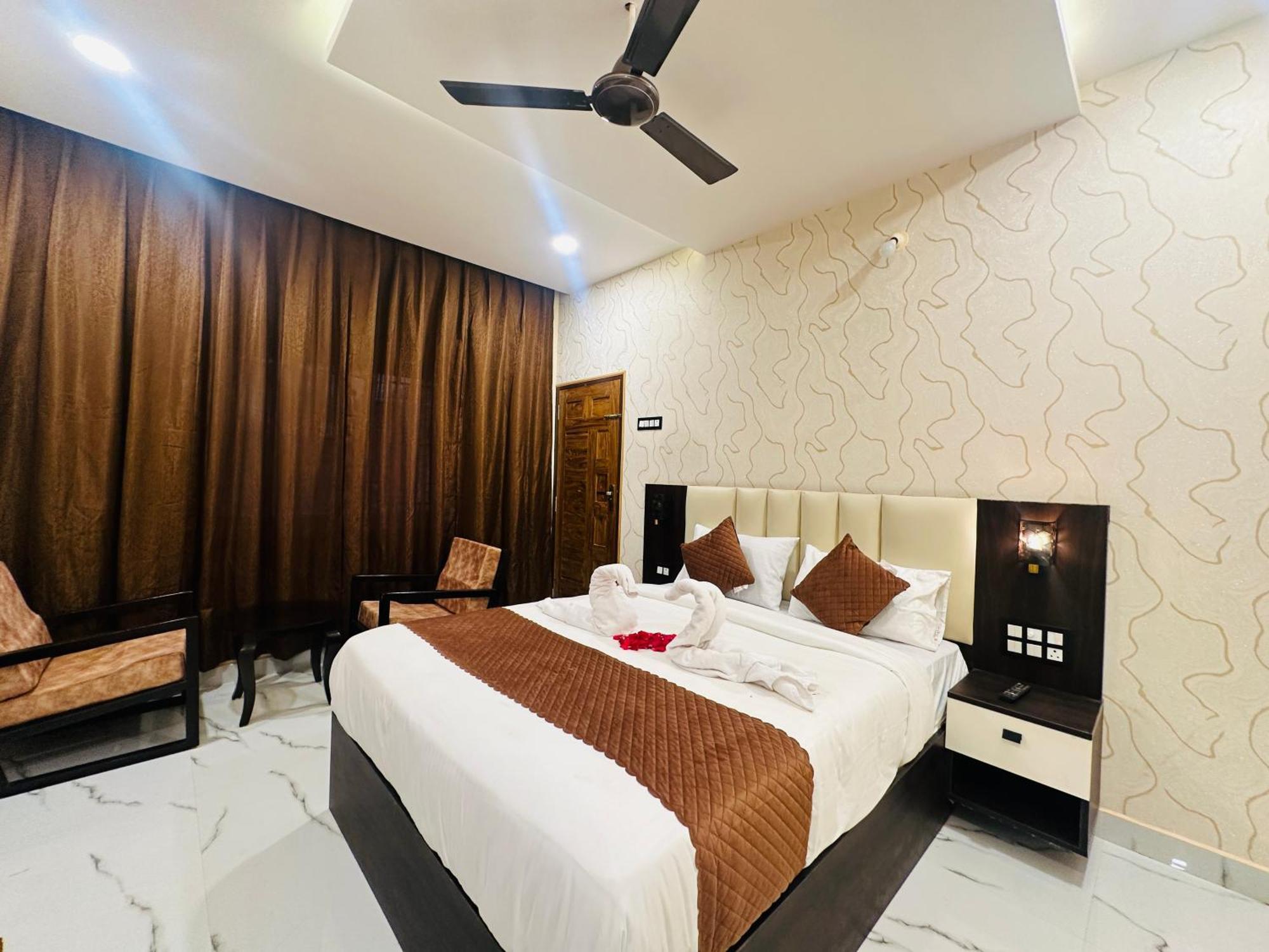 Shri Katyayani Palace Hotel Gokarna (Karnataka)