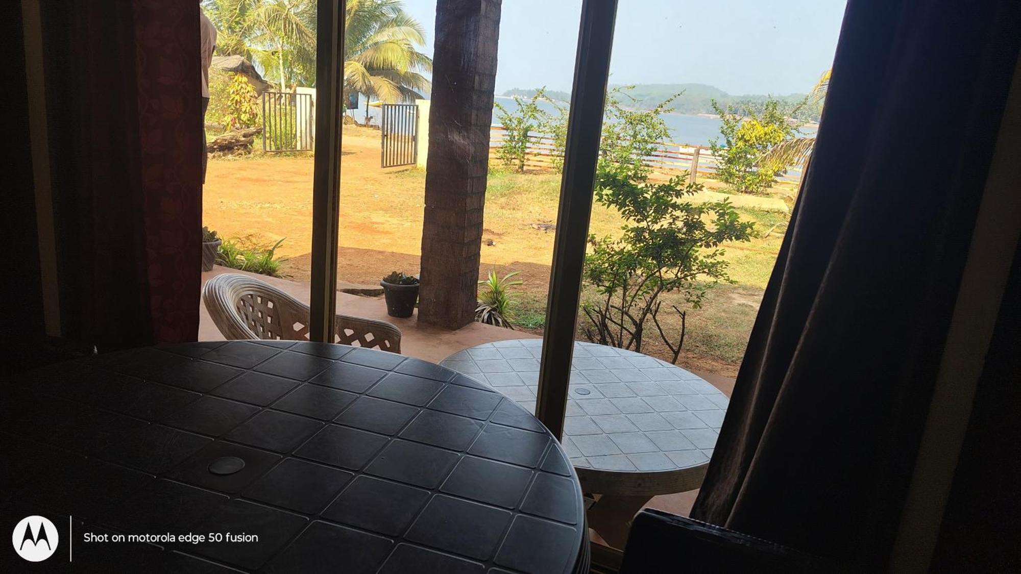 Hotel Waterfront Gokarna *