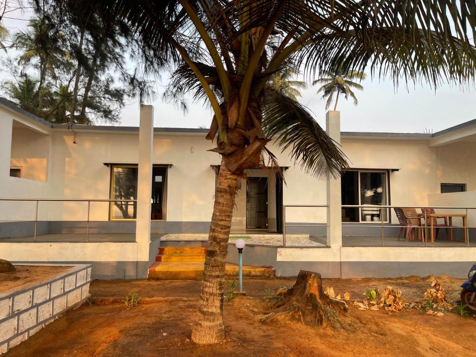The La * Gokarna (Karnataka)