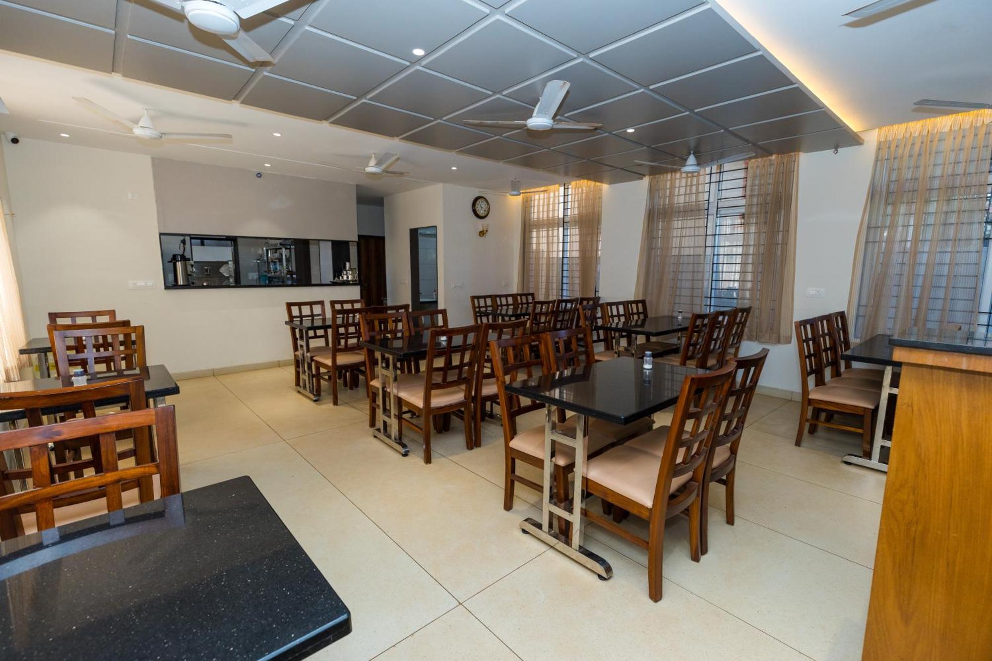Tribhuvan Gokarna 4*